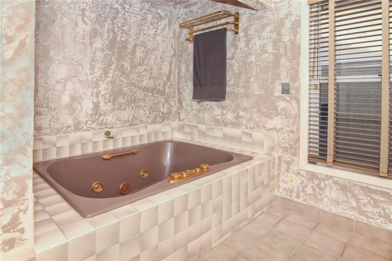 Bermuda Riviera - Residential