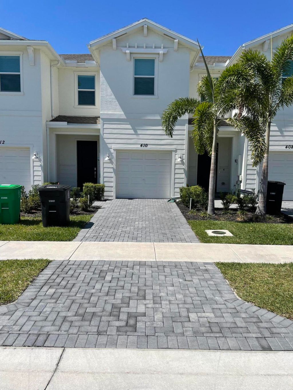 Photo of 410 SE Crossoak Lane, Port Saint Lucie, FL 34984 (MLS # B26008431)