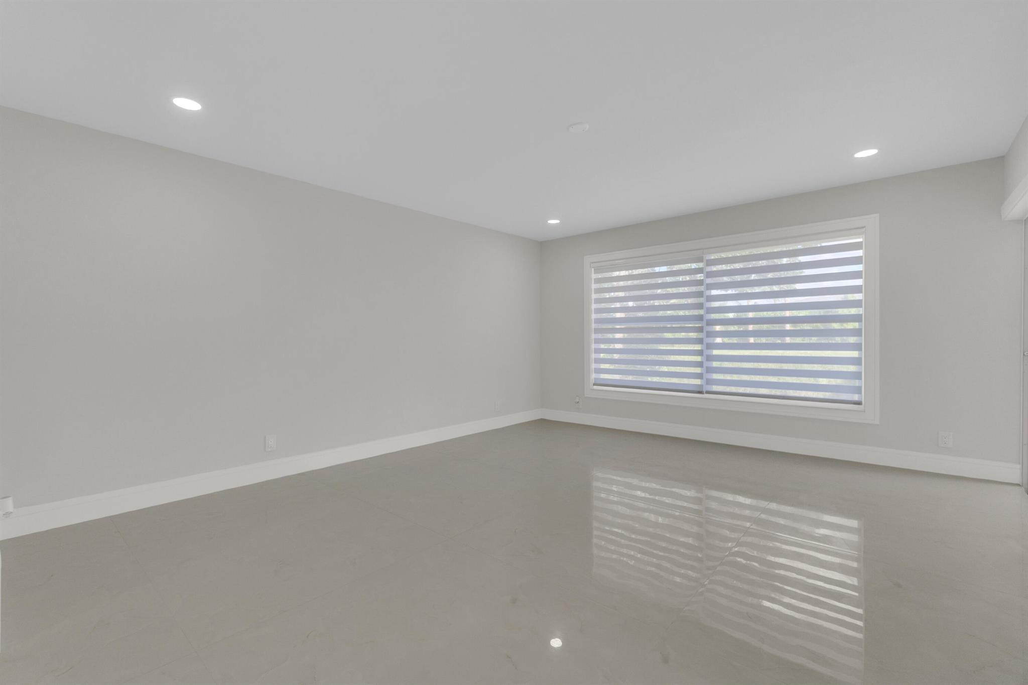 WEST BOCA LAKE - Residential