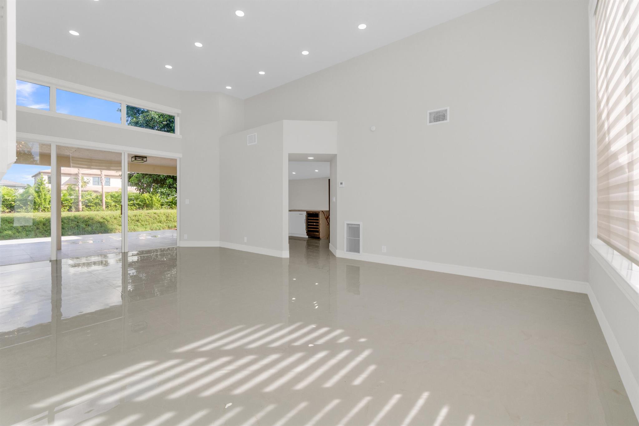 WEST BOCA LAKE - Residential