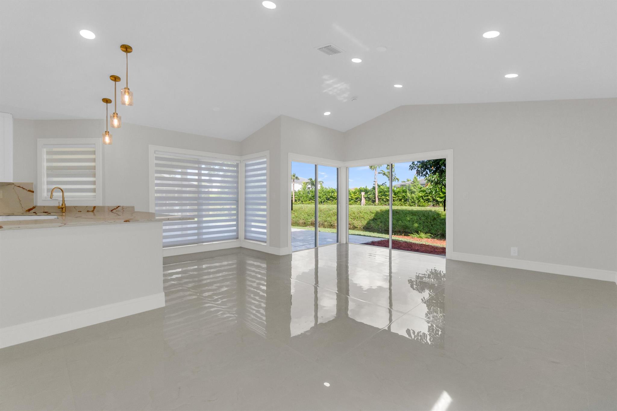 WEST BOCA LAKE - Residential