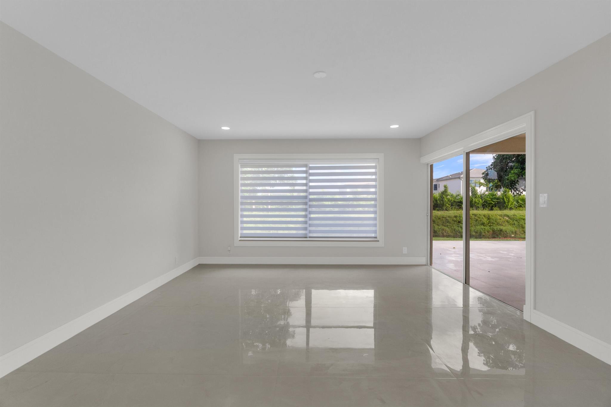 WEST BOCA LAKE - Residential