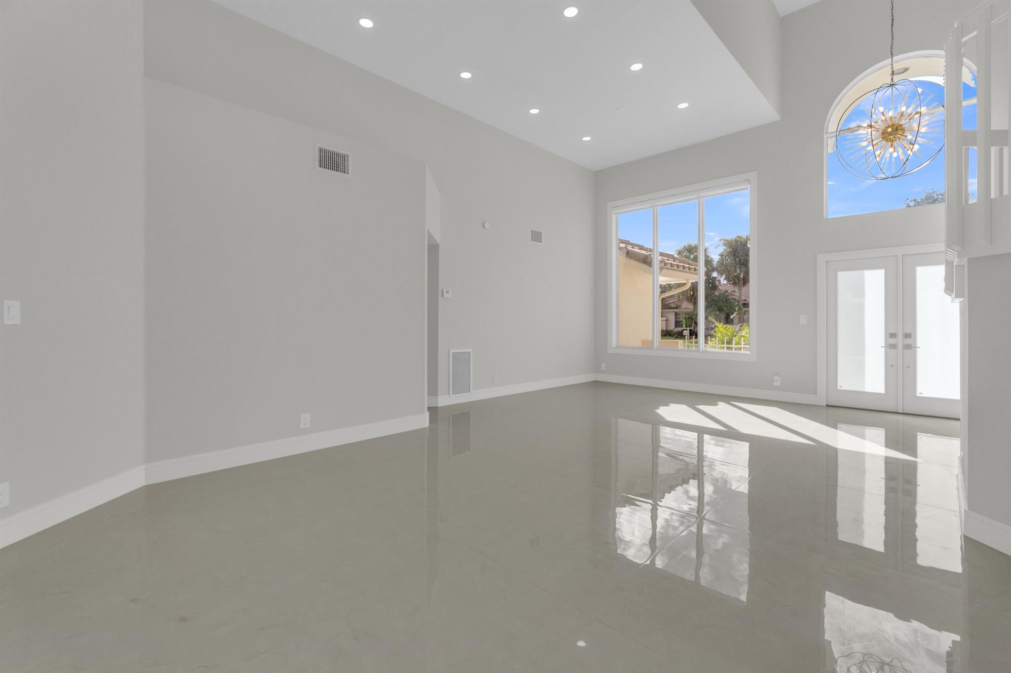 WEST BOCA LAKE - Residential