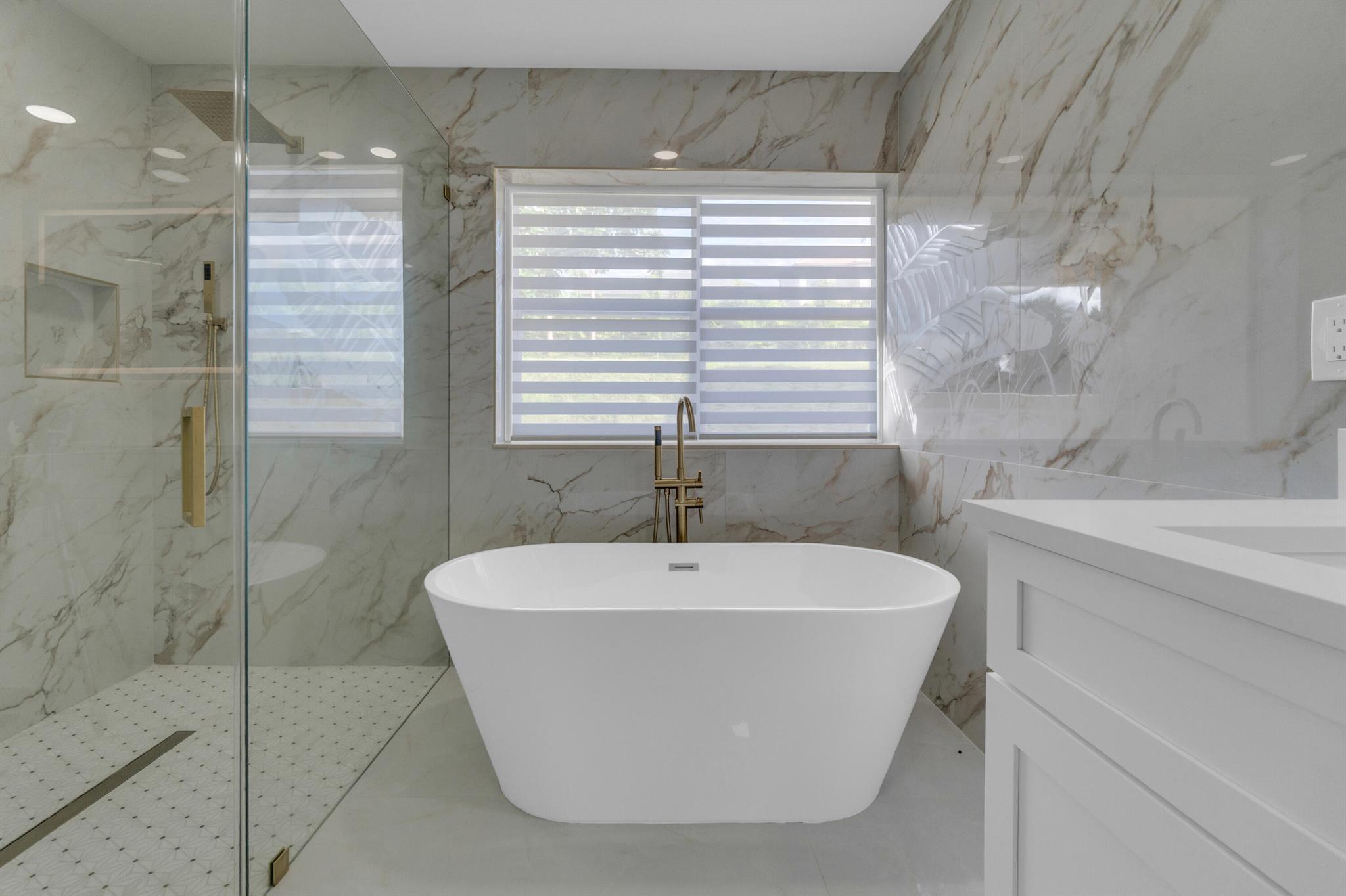 WEST BOCA LAKE - Residential