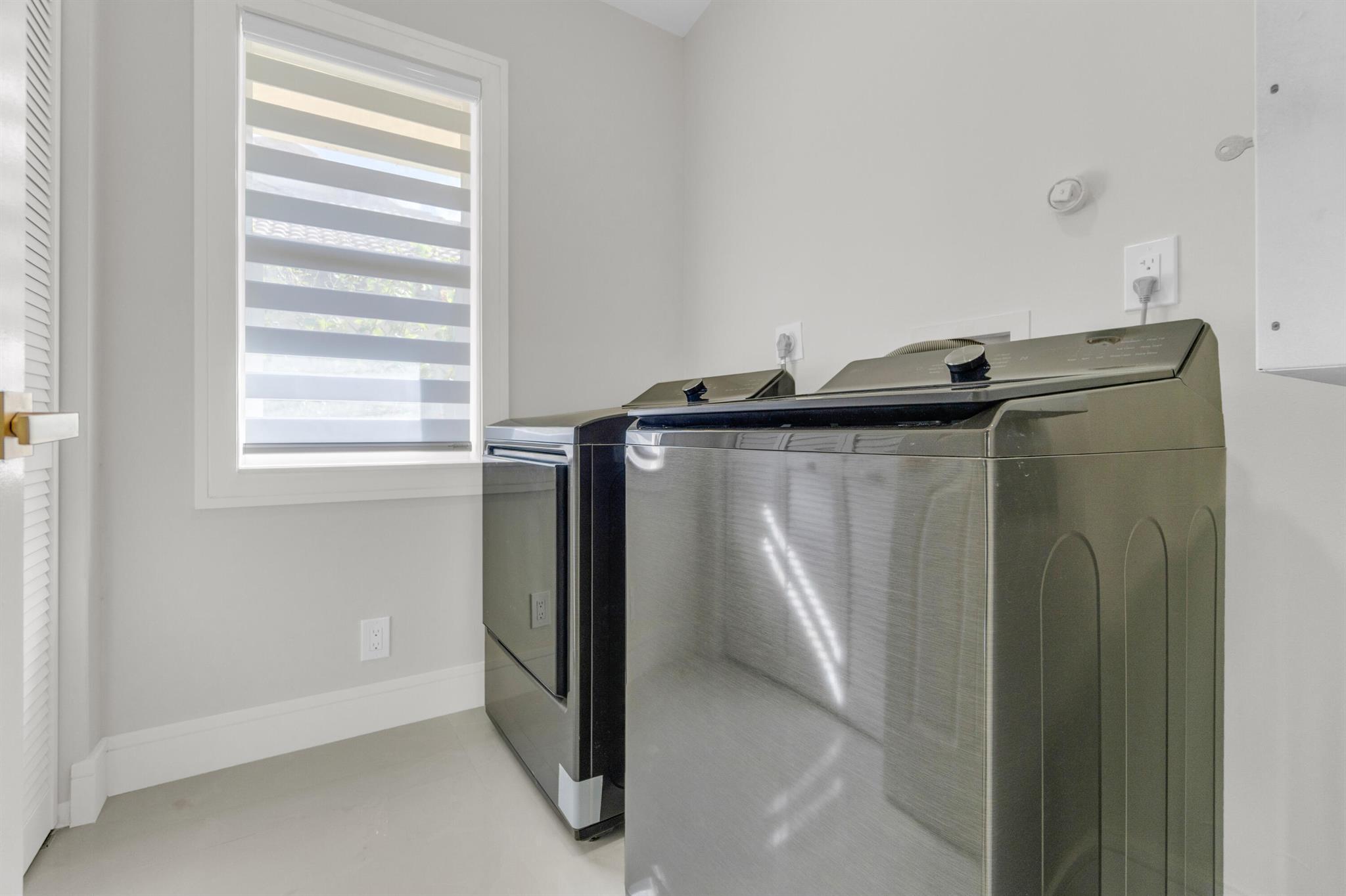 WEST BOCA LAKE - Residential