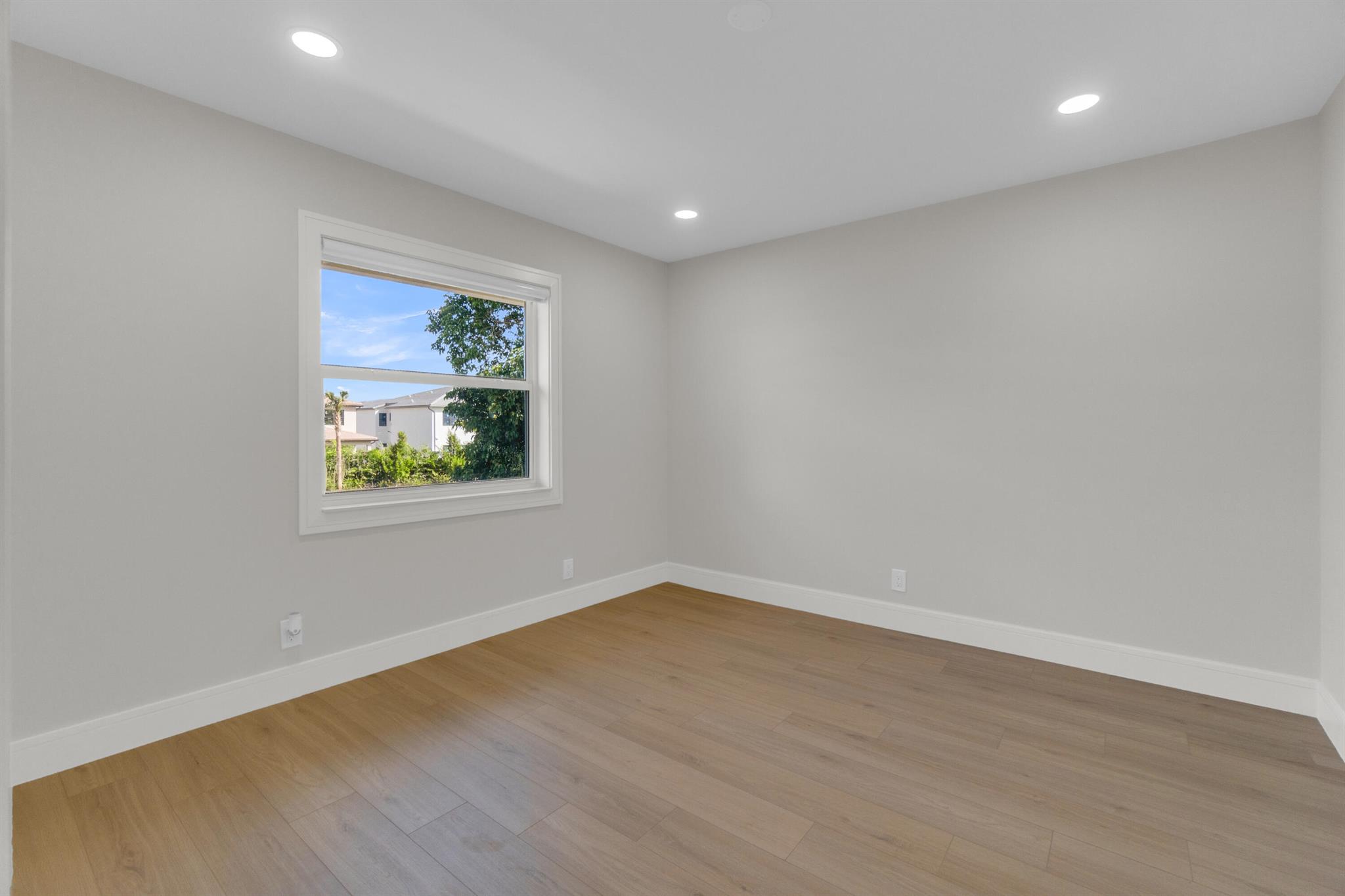 WEST BOCA LAKE - Residential