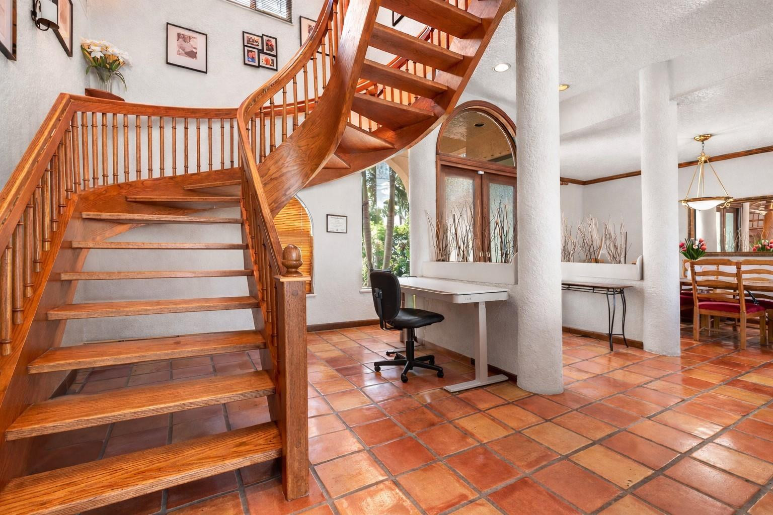 Santamaria Harbor 28-27 B - Residential