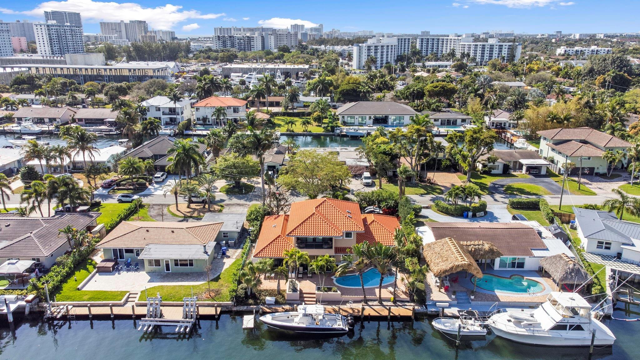 Santamaria Harbor 28-27 B - Residential
