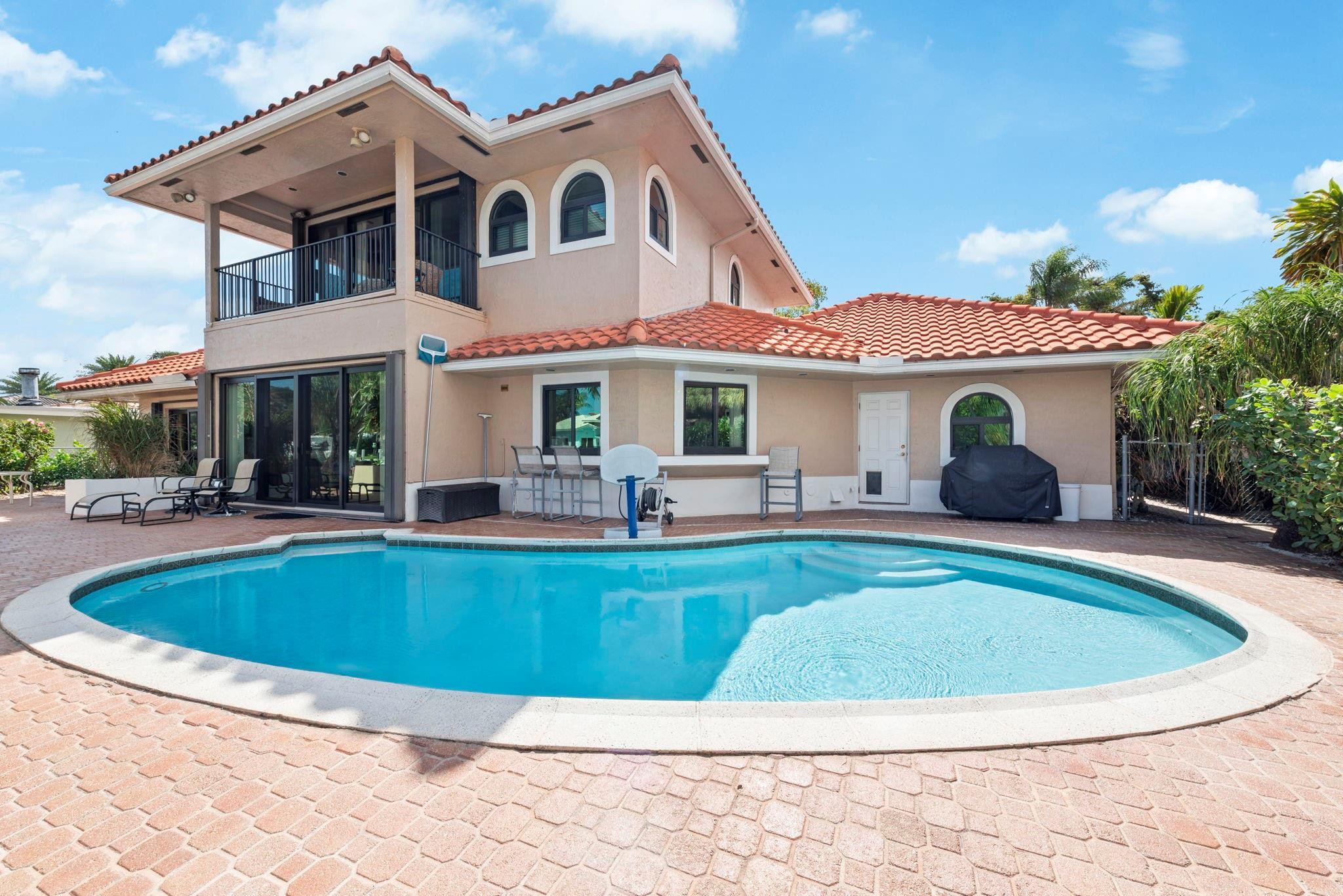 Santamaria Harbor 28-27 B - Residential