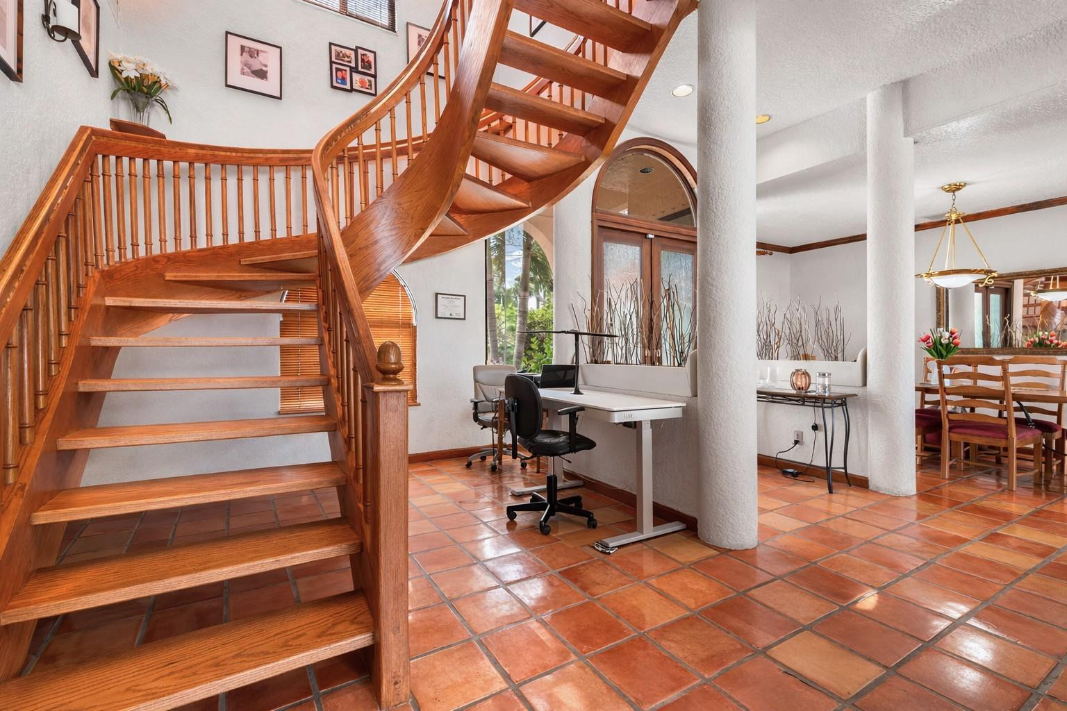 Santamaria Harbor 28-27 B - Residential