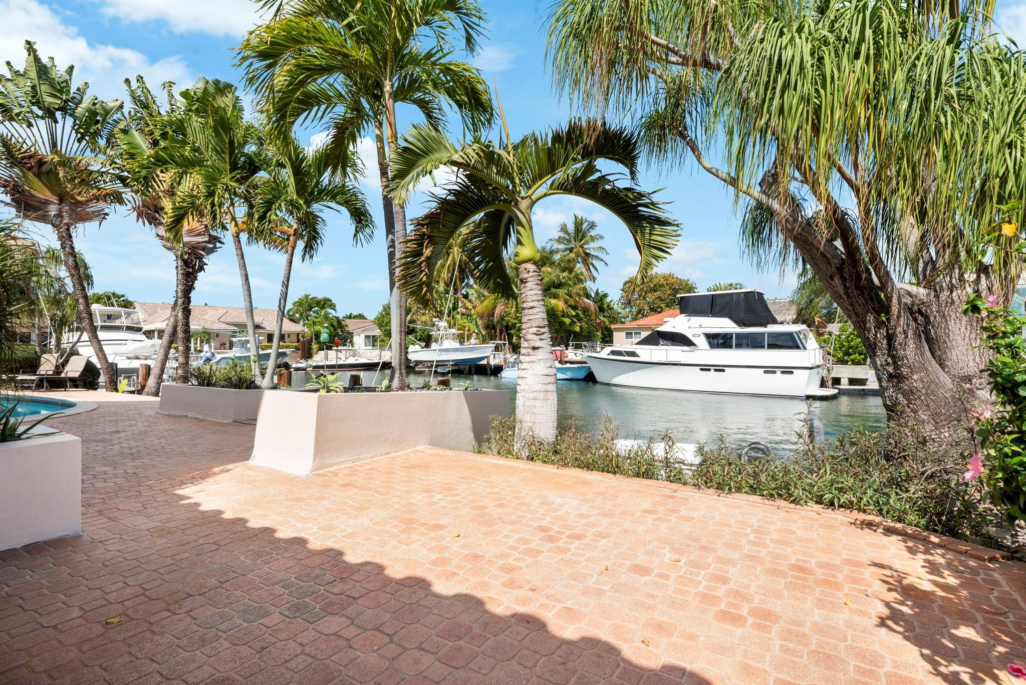 Santamaria Harbor 28-27 B - Residential
