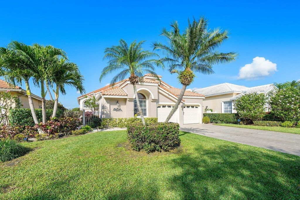 Photo of 12790 Oak Knoll Drive, Palm Beach Gardens, FL 33418 (MLS # R10968756)