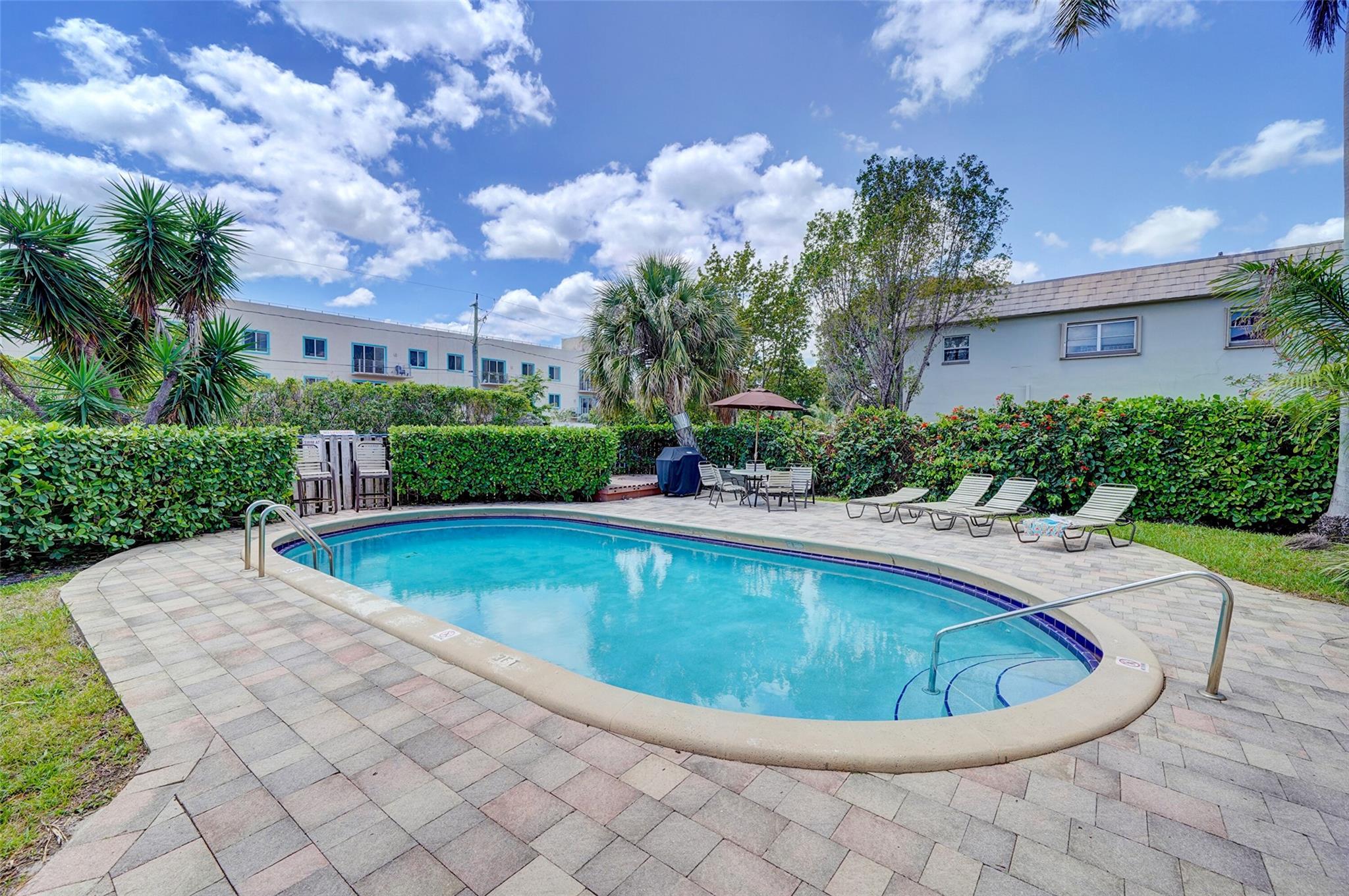 Oakland East Manor - Residential