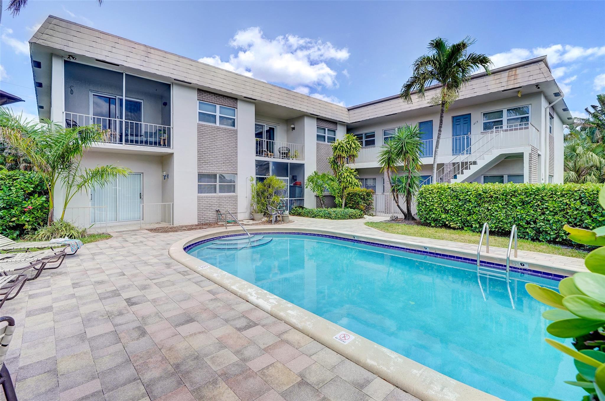 Oakland East Manor - Residential