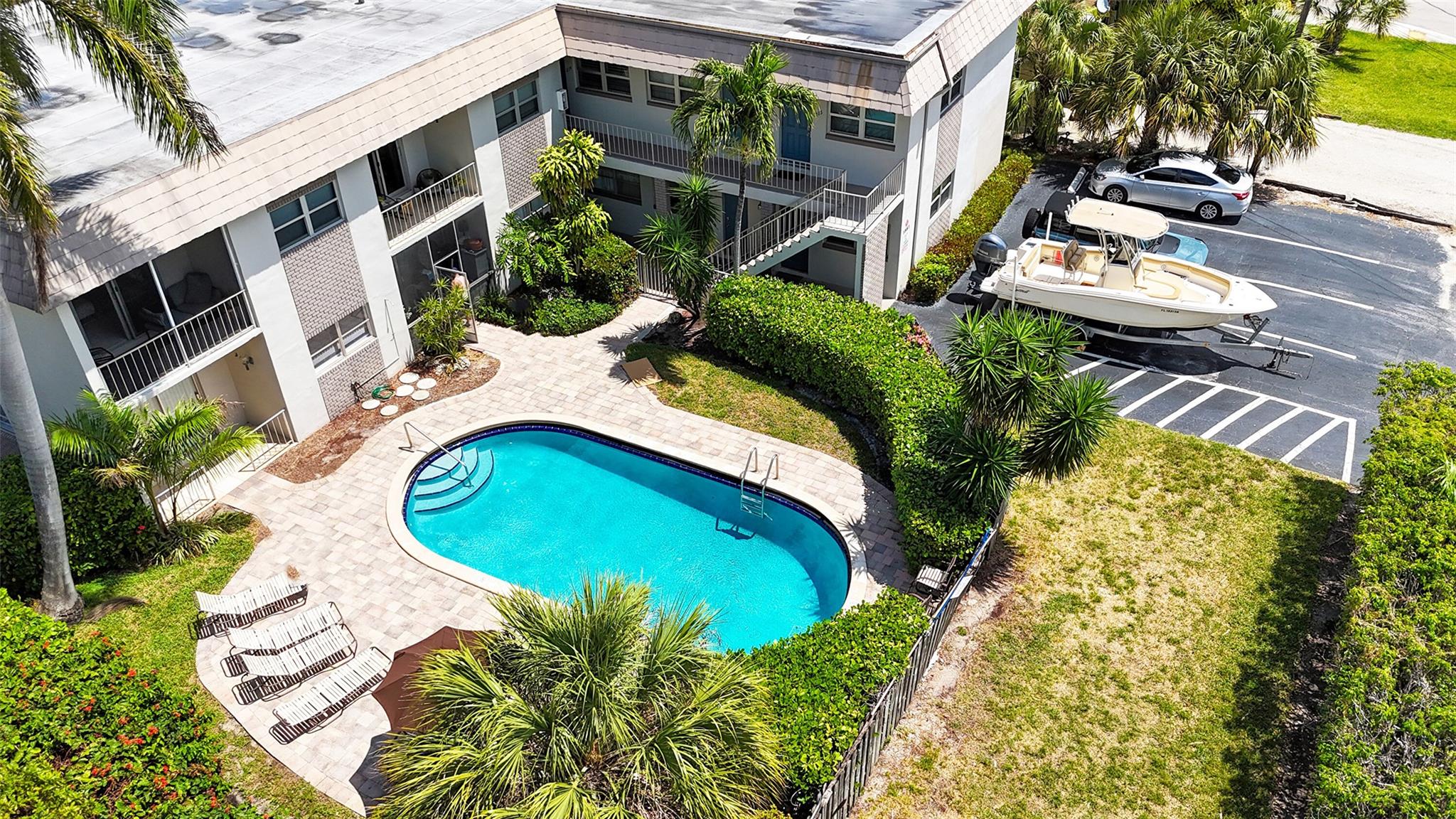 Oakland East Manor - Residential