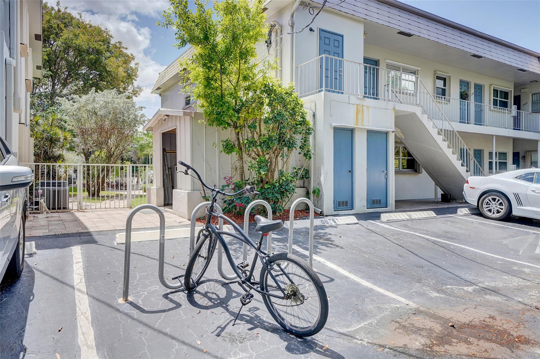 Oakland East Manor - Residential