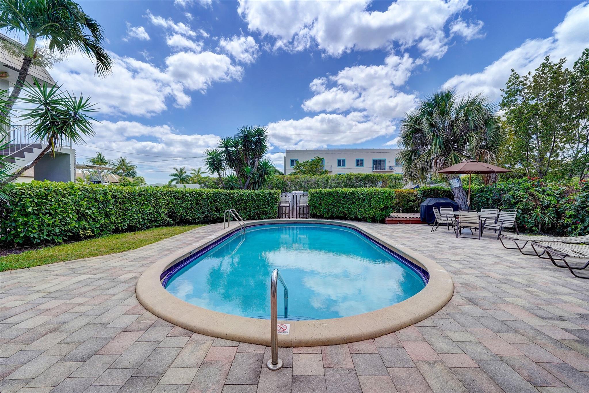 Oakland East Manor - Residential