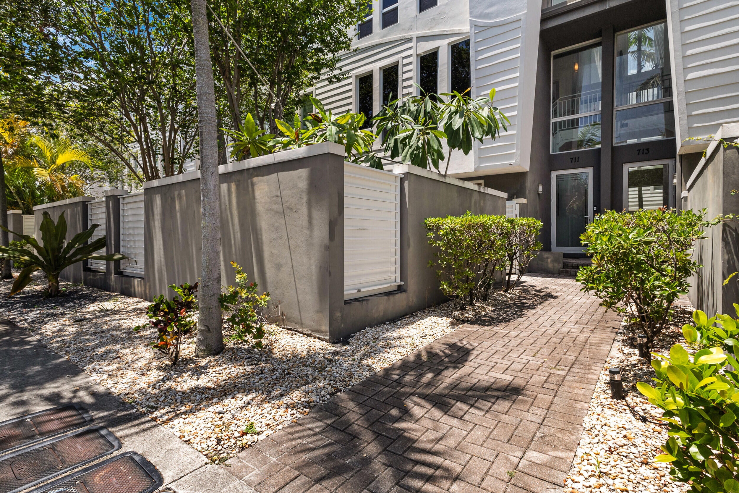 711 SE 16th Court