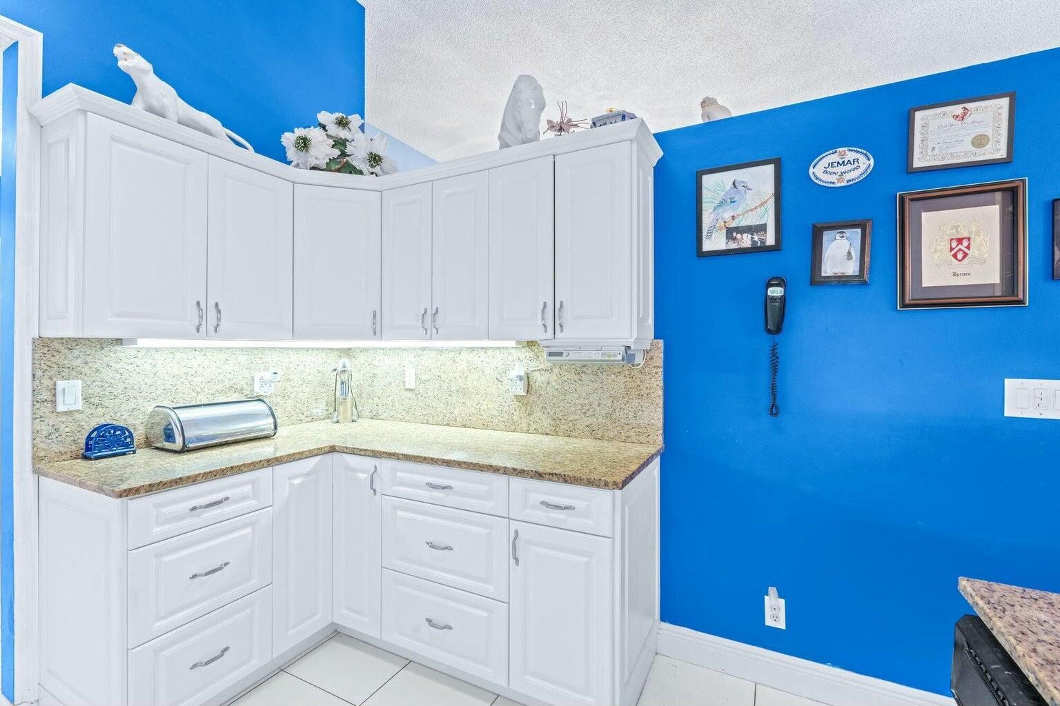 8261 Lake Cypress Road