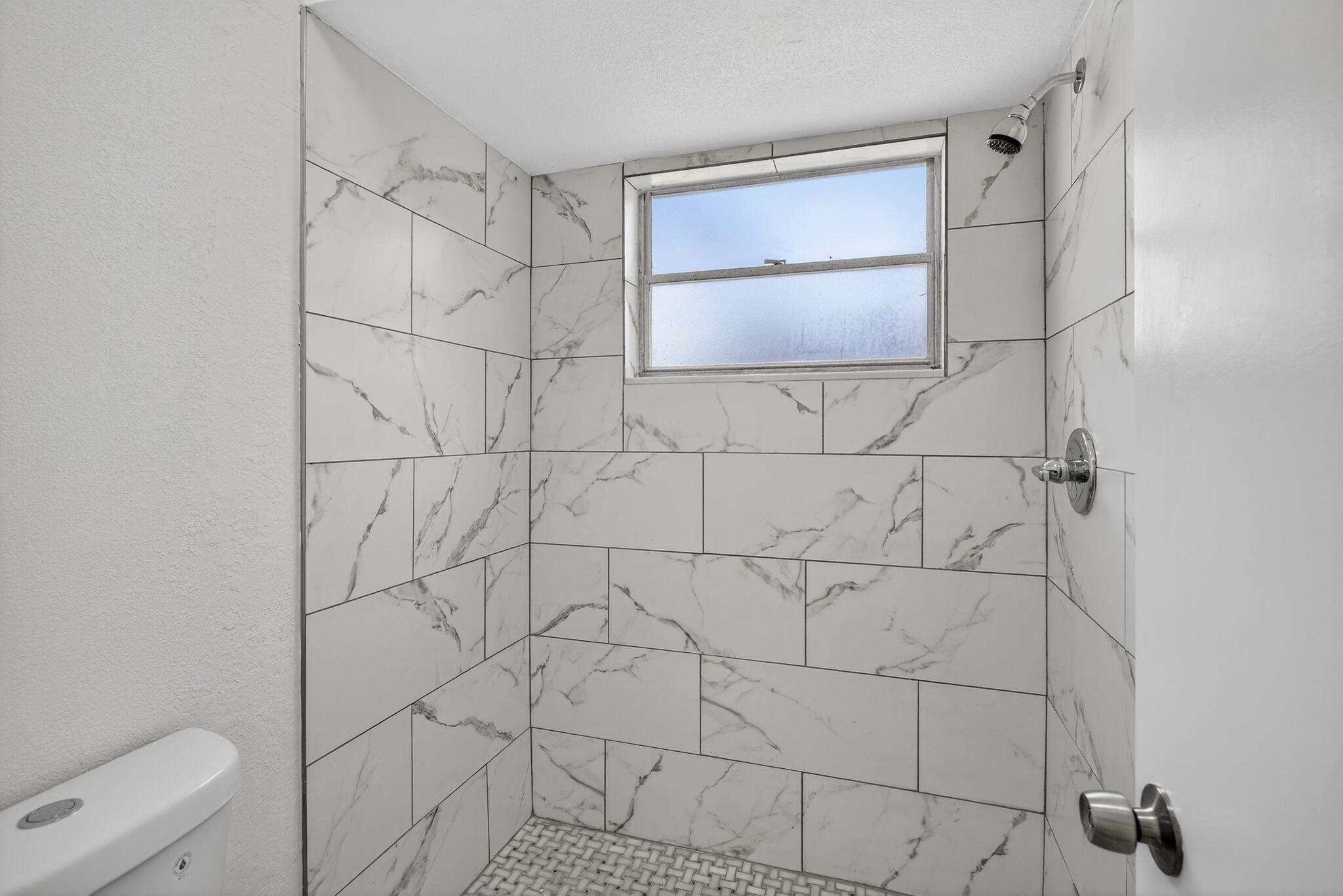 WOODLAKE SHORES - Residential