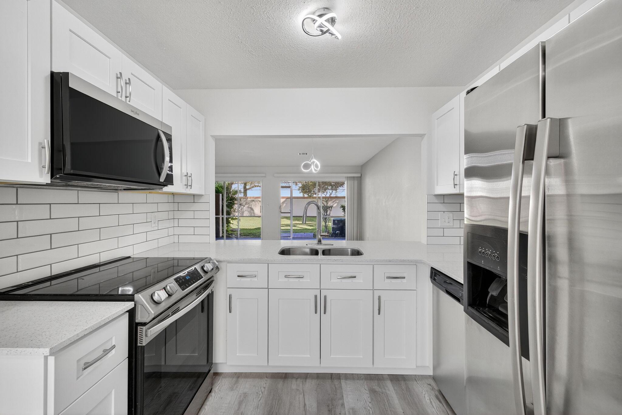 WOODLAKE SHORES - Residential