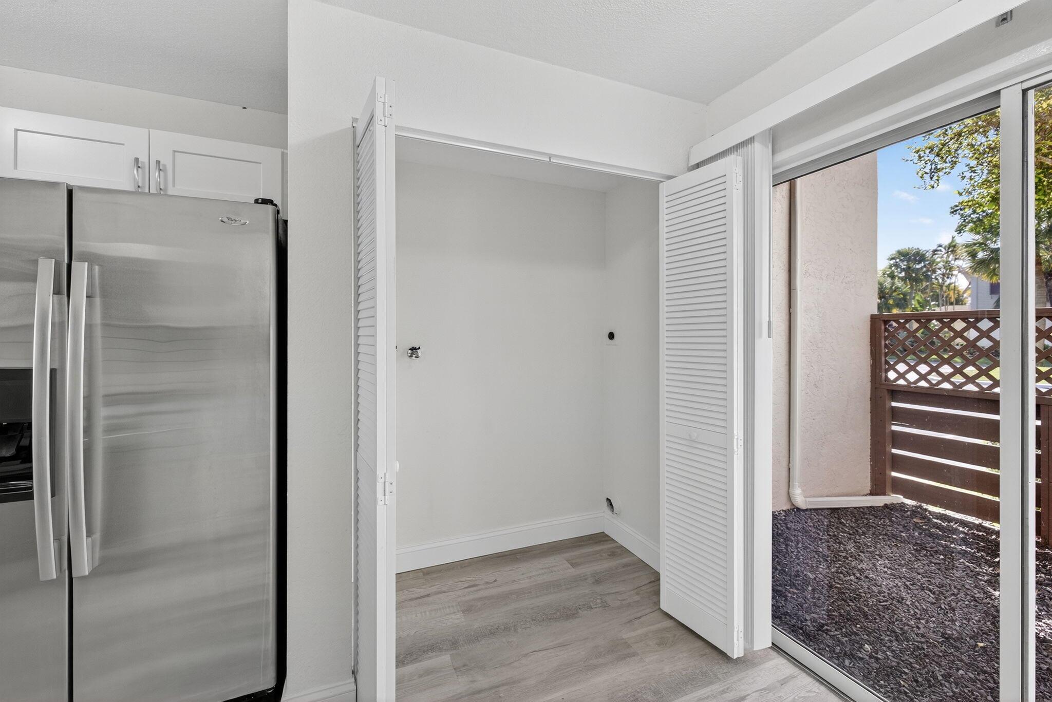 WOODLAKE SHORES - Residential