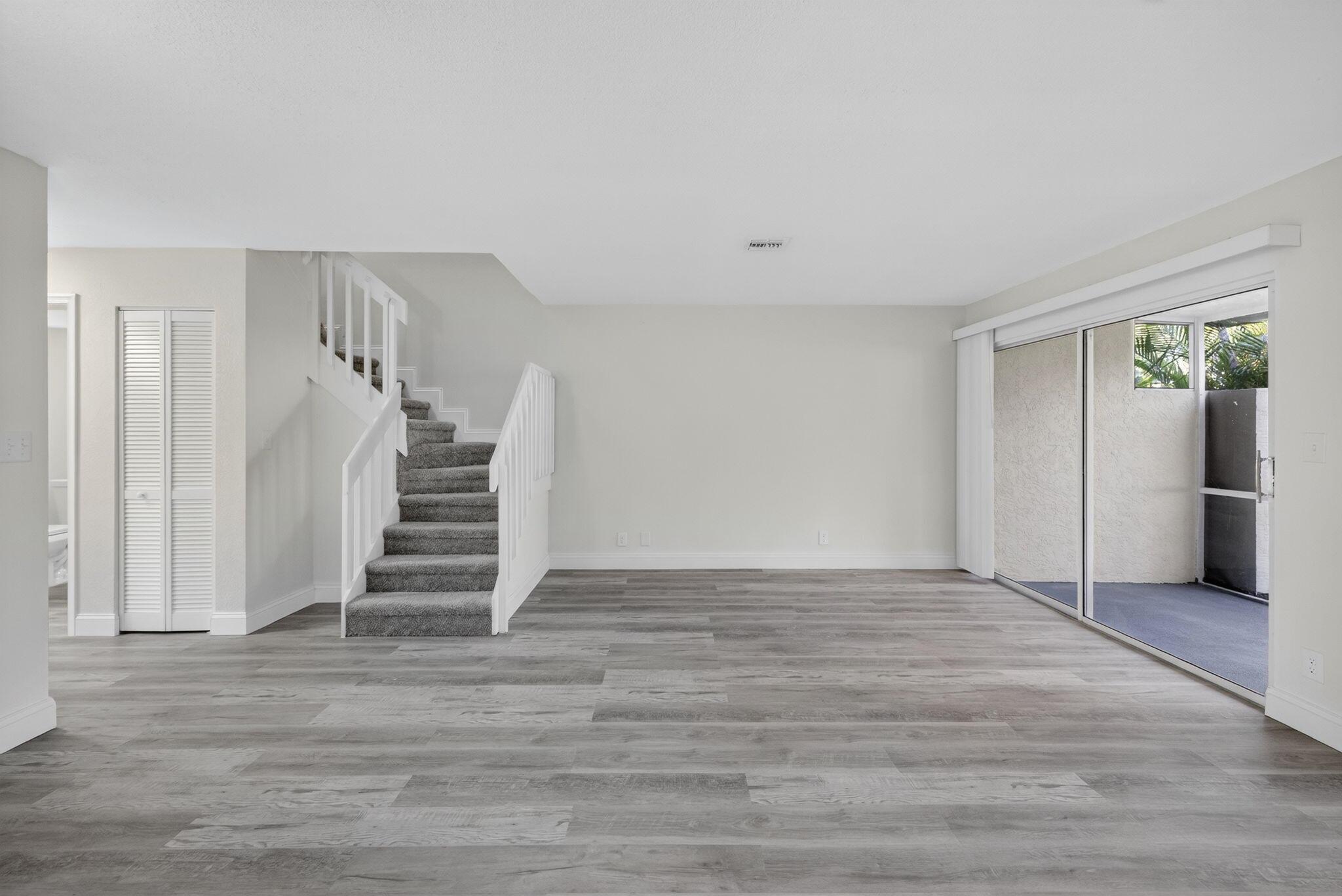 WOODLAKE SHORES - Residential