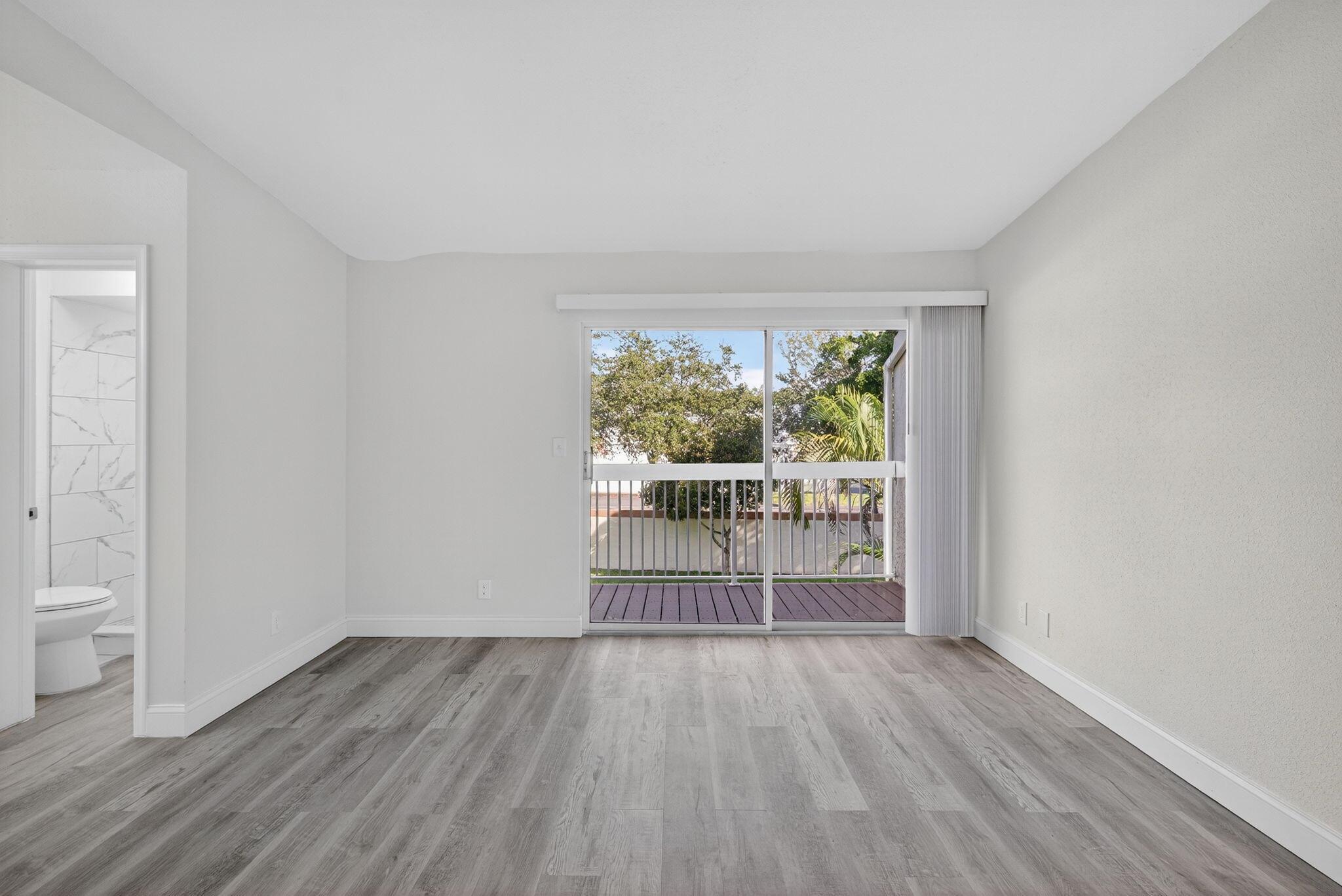 WOODLAKE SHORES - Residential