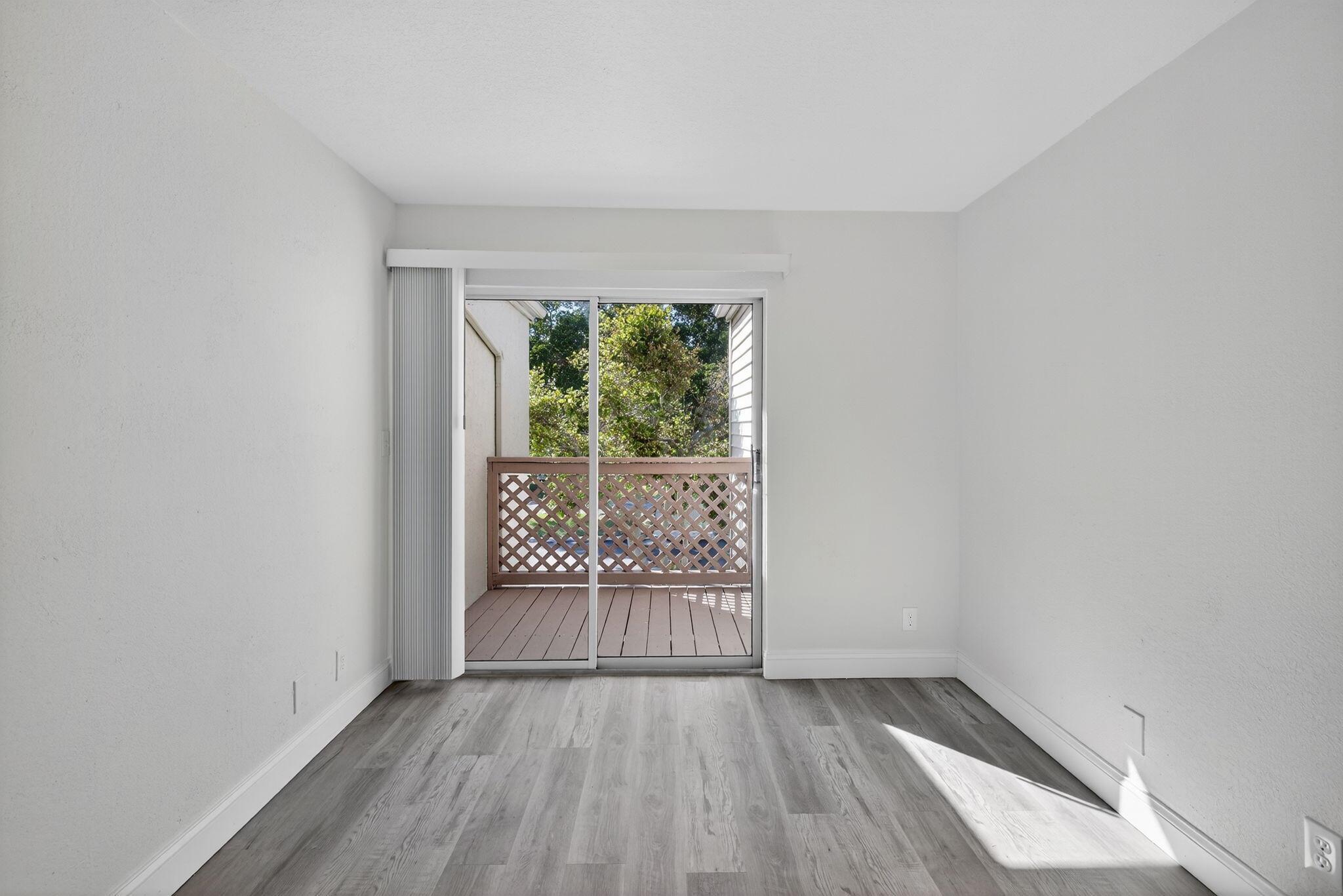 WOODLAKE SHORES - Residential