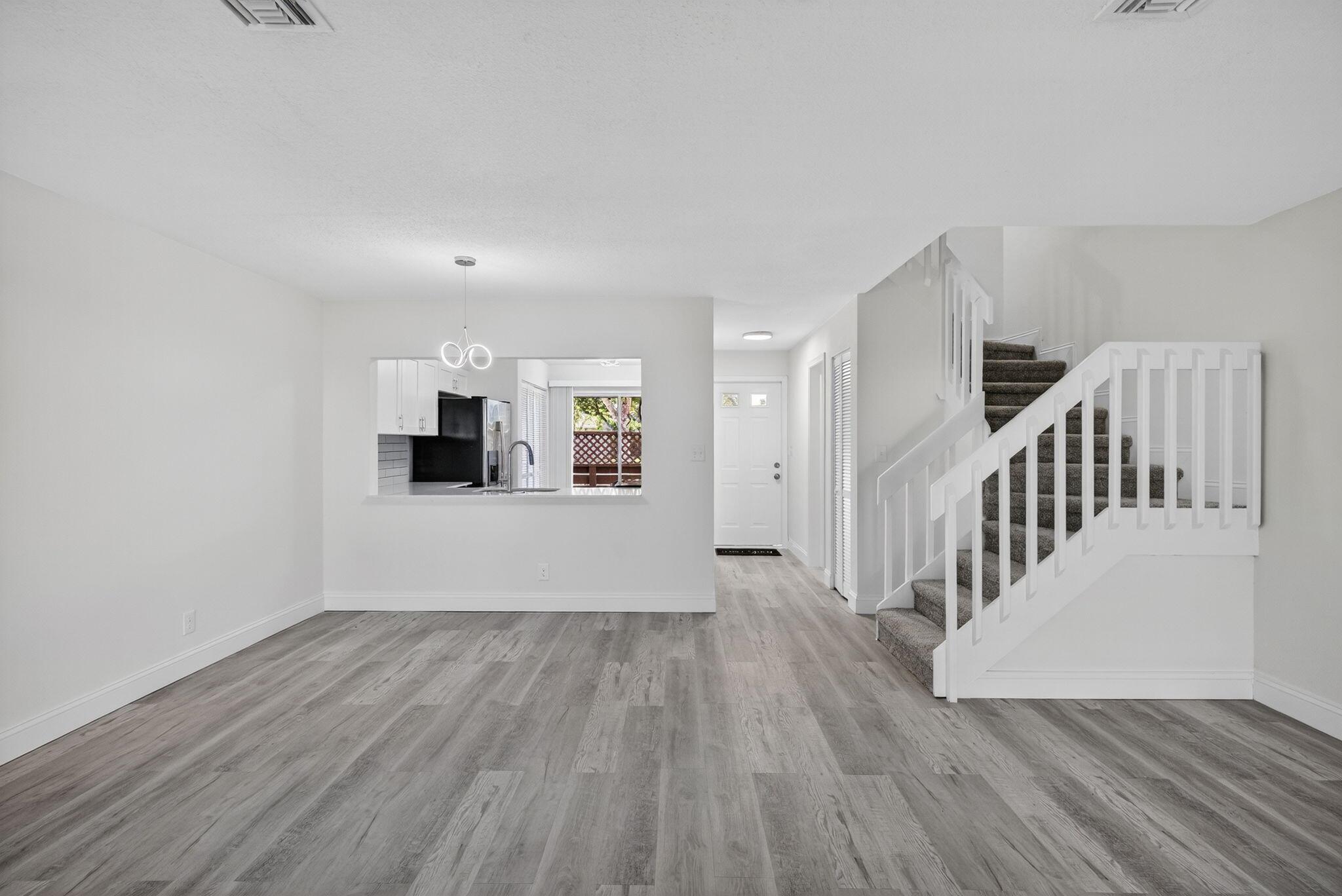 WOODLAKE SHORES - Residential