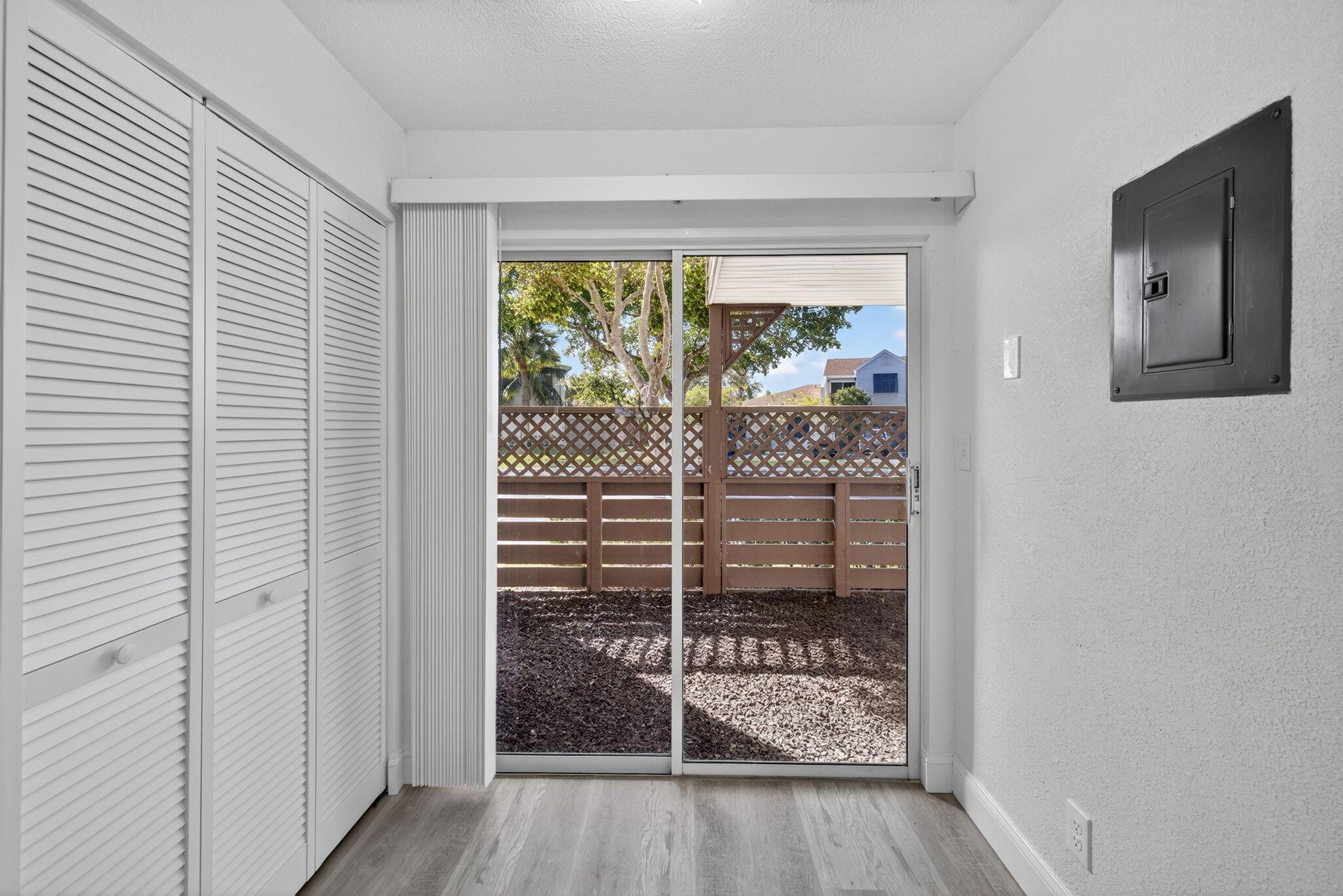 WOODLAKE SHORES - Residential