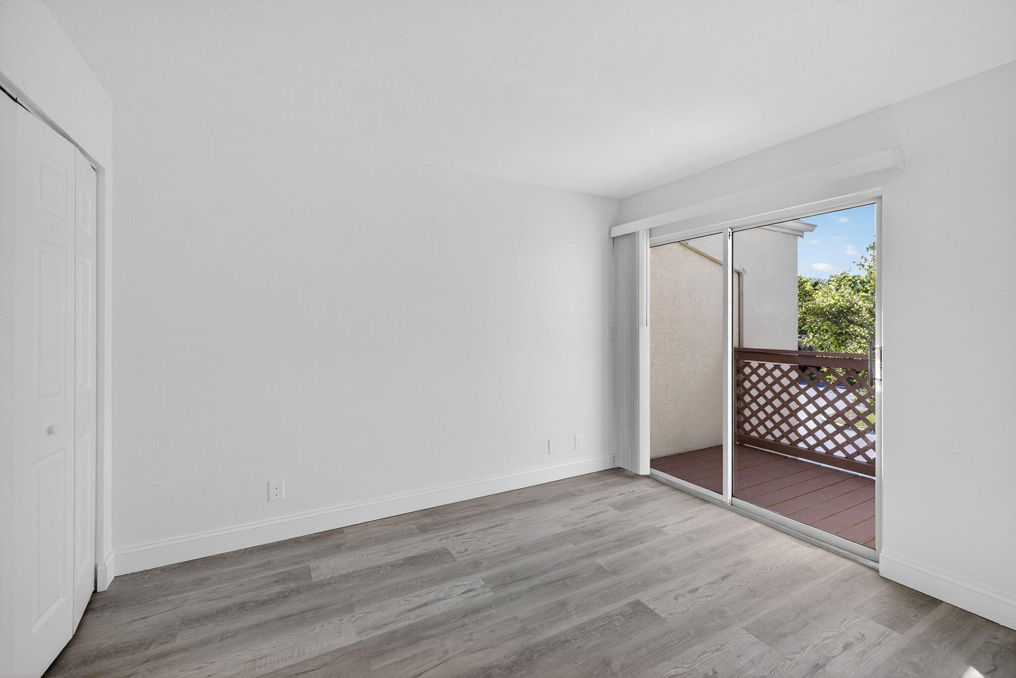 WOODLAKE SHORES - Residential