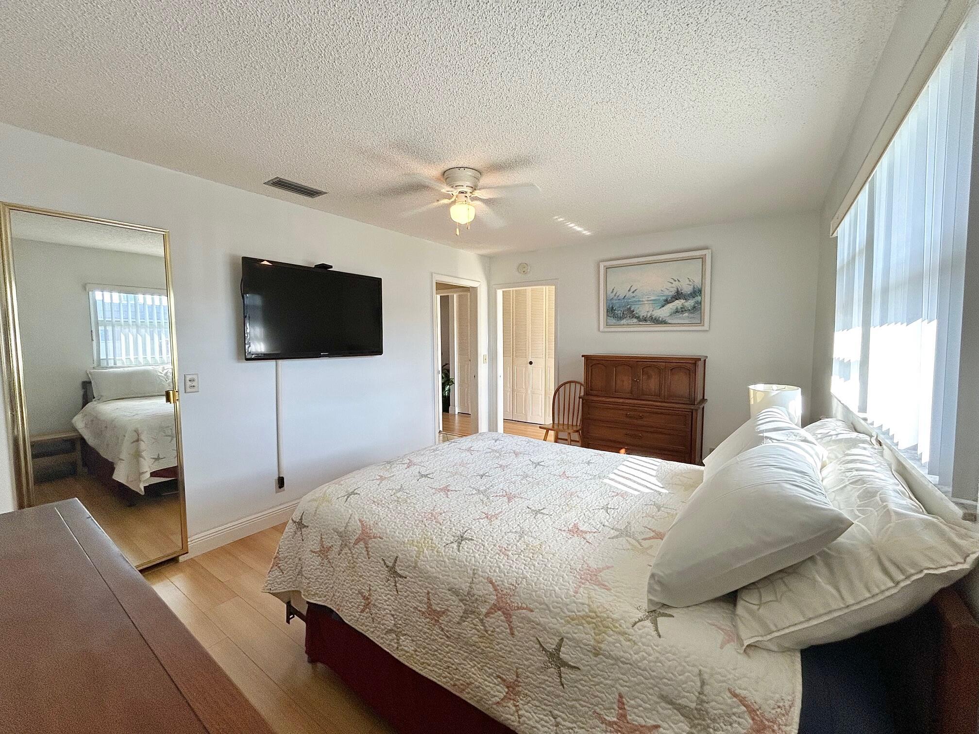 CRESTHAVEN CONDO TOWNHOME - Residential