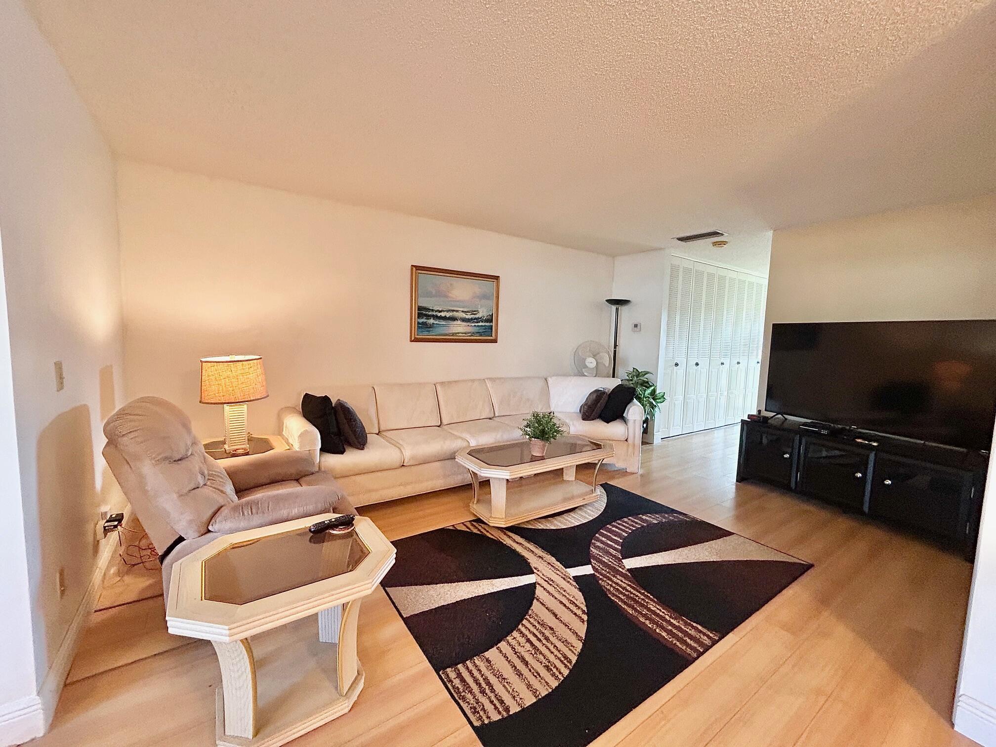 CRESTHAVEN CONDO TOWNHOME - Residential