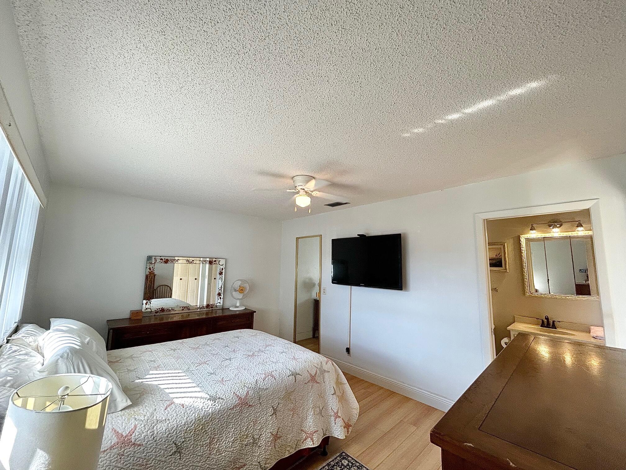 CRESTHAVEN CONDO TOWNHOME - Residential