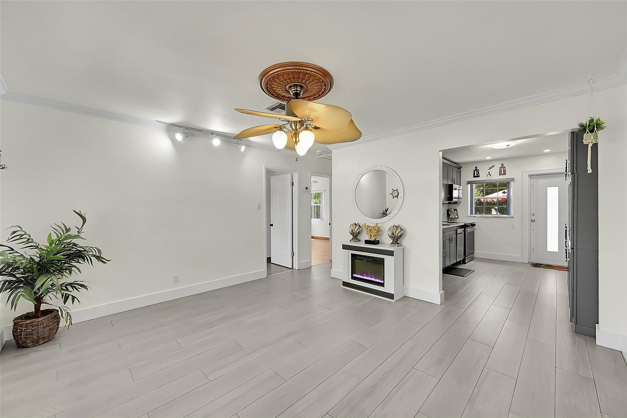 230 NW 52nd Ct