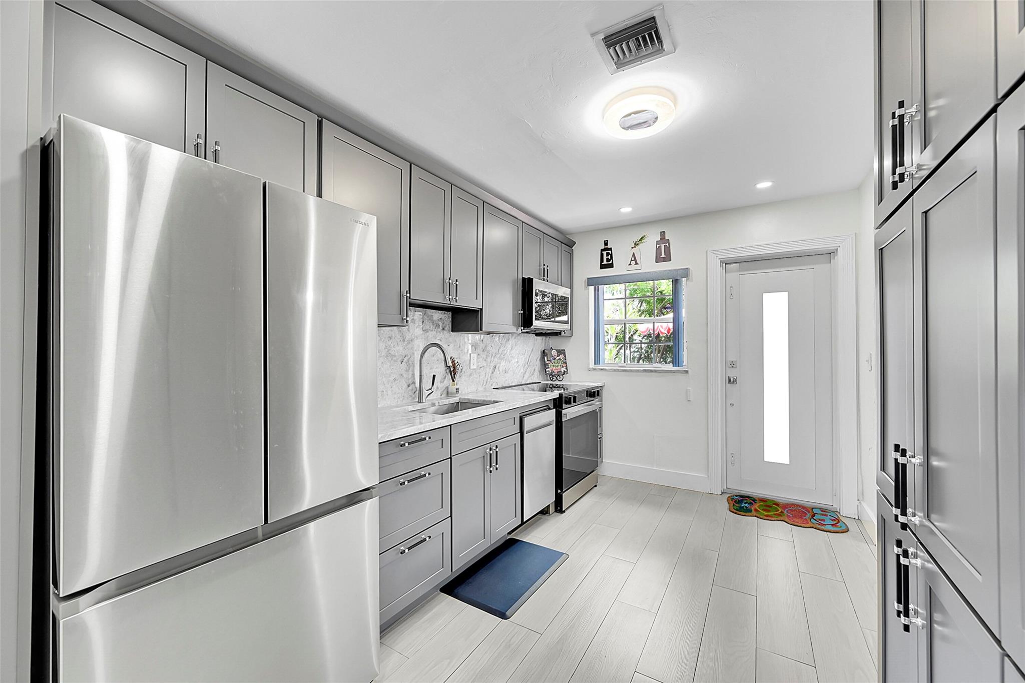 230 NW 52nd Ct