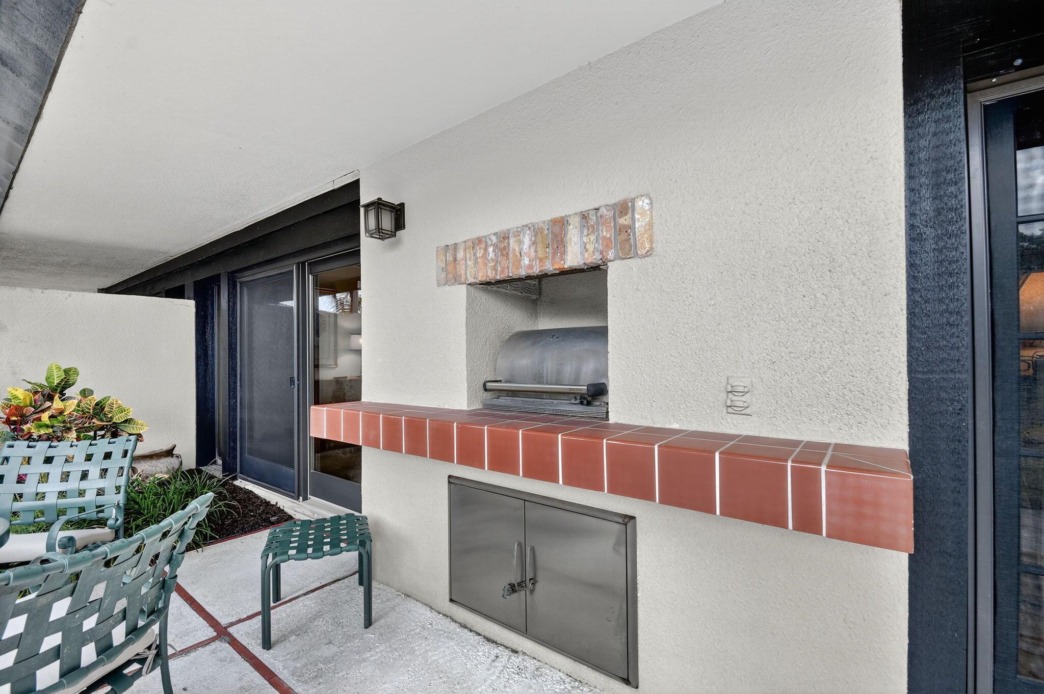 GOLF AND TENNIS VILLAGE P - Residential