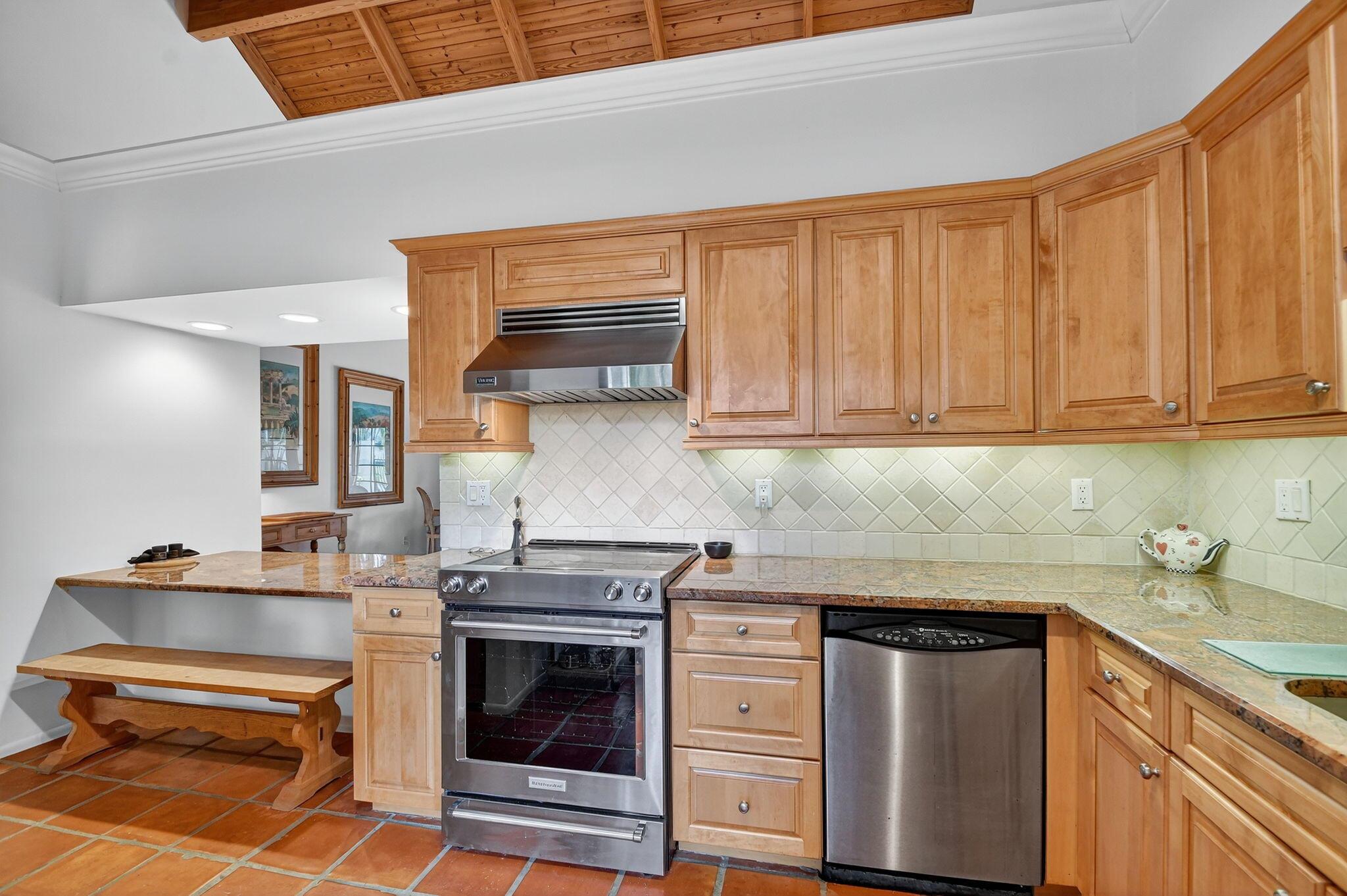 GOLF AND TENNIS VILLAGE P - Residential