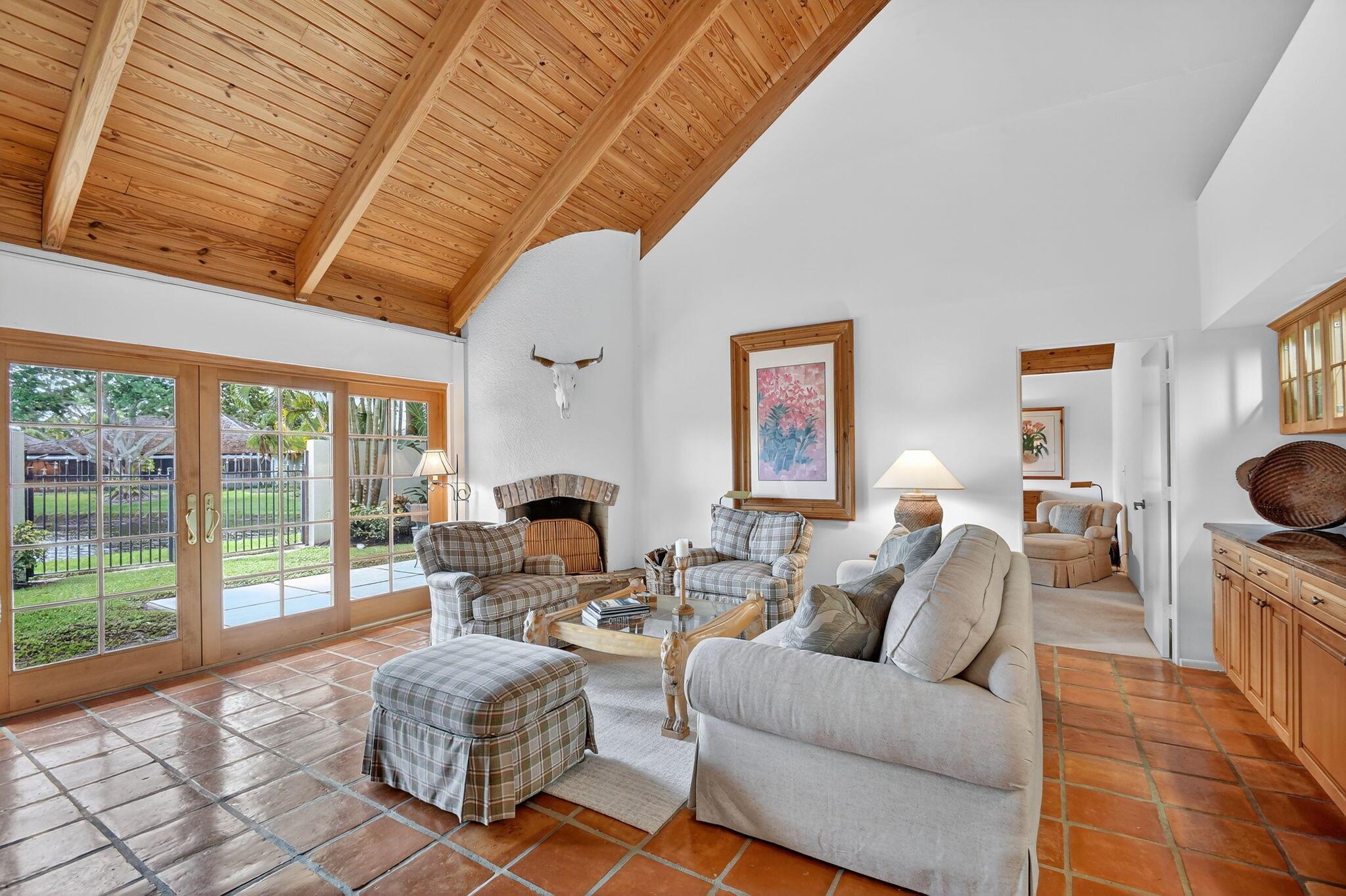 GOLF AND TENNIS VILLAGE P - Residential