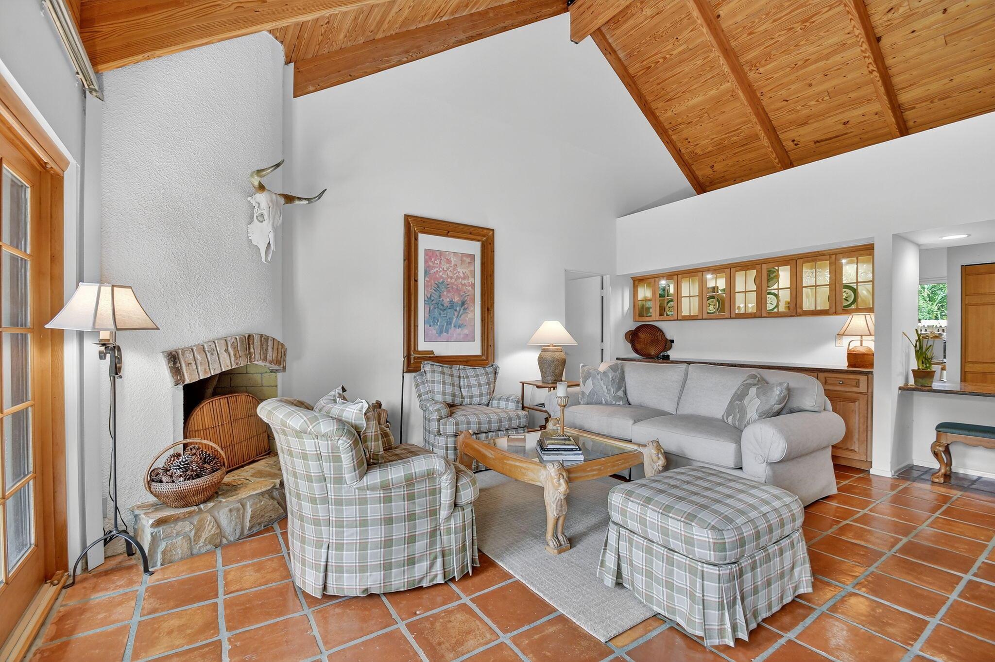 GOLF AND TENNIS VILLAGE P - Residential