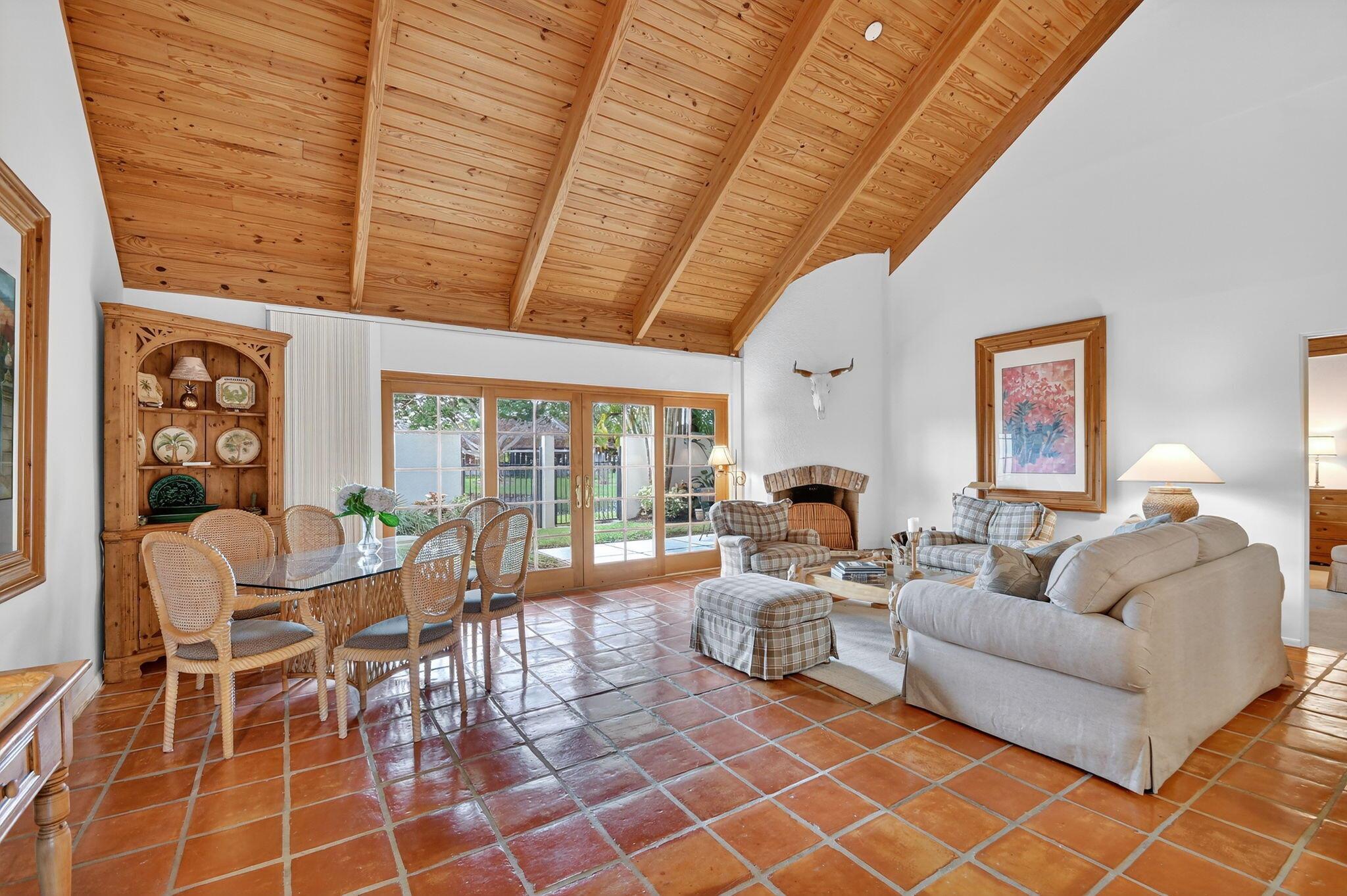 GOLF AND TENNIS VILLAGE P - Residential