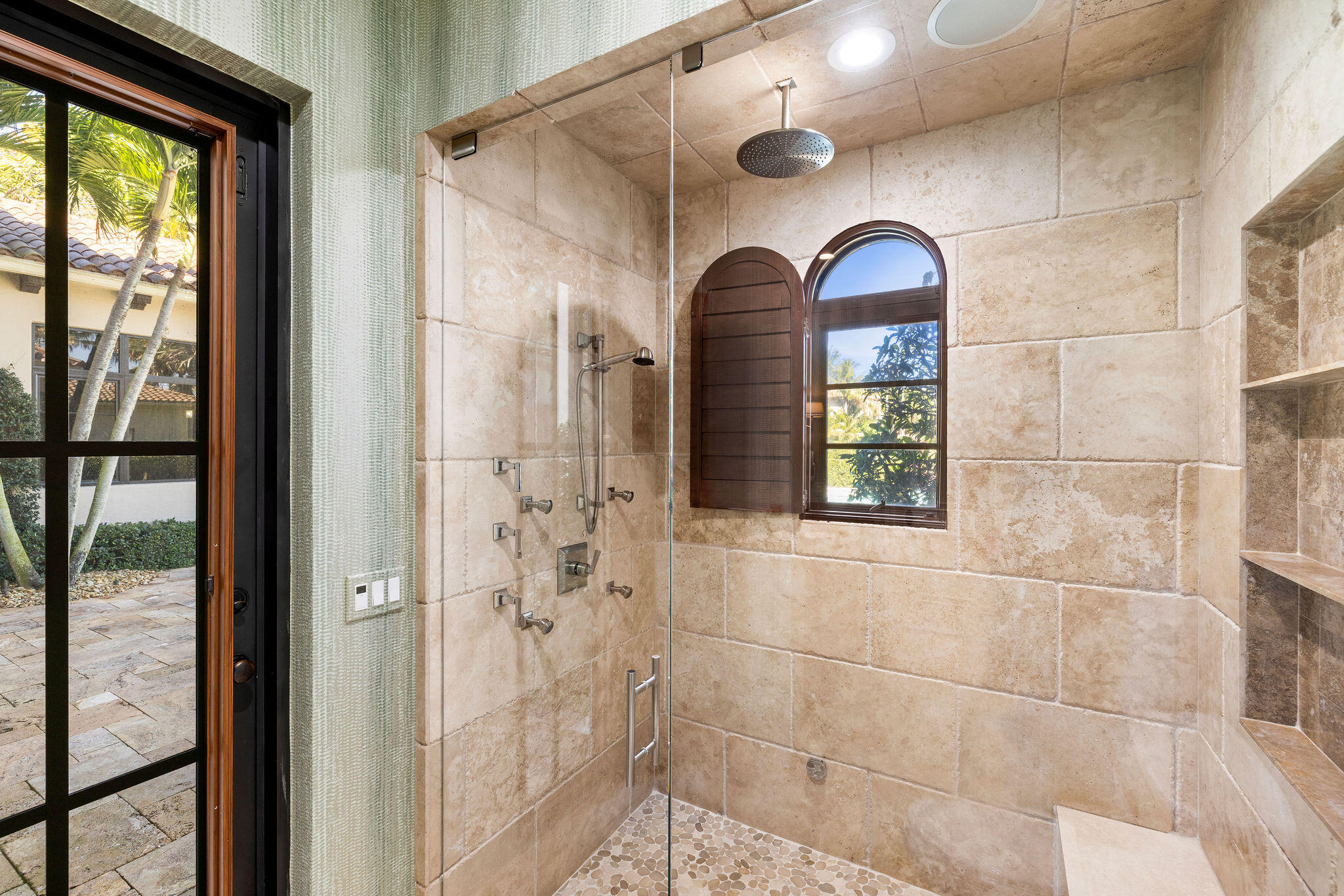 THE OAKS - Residential