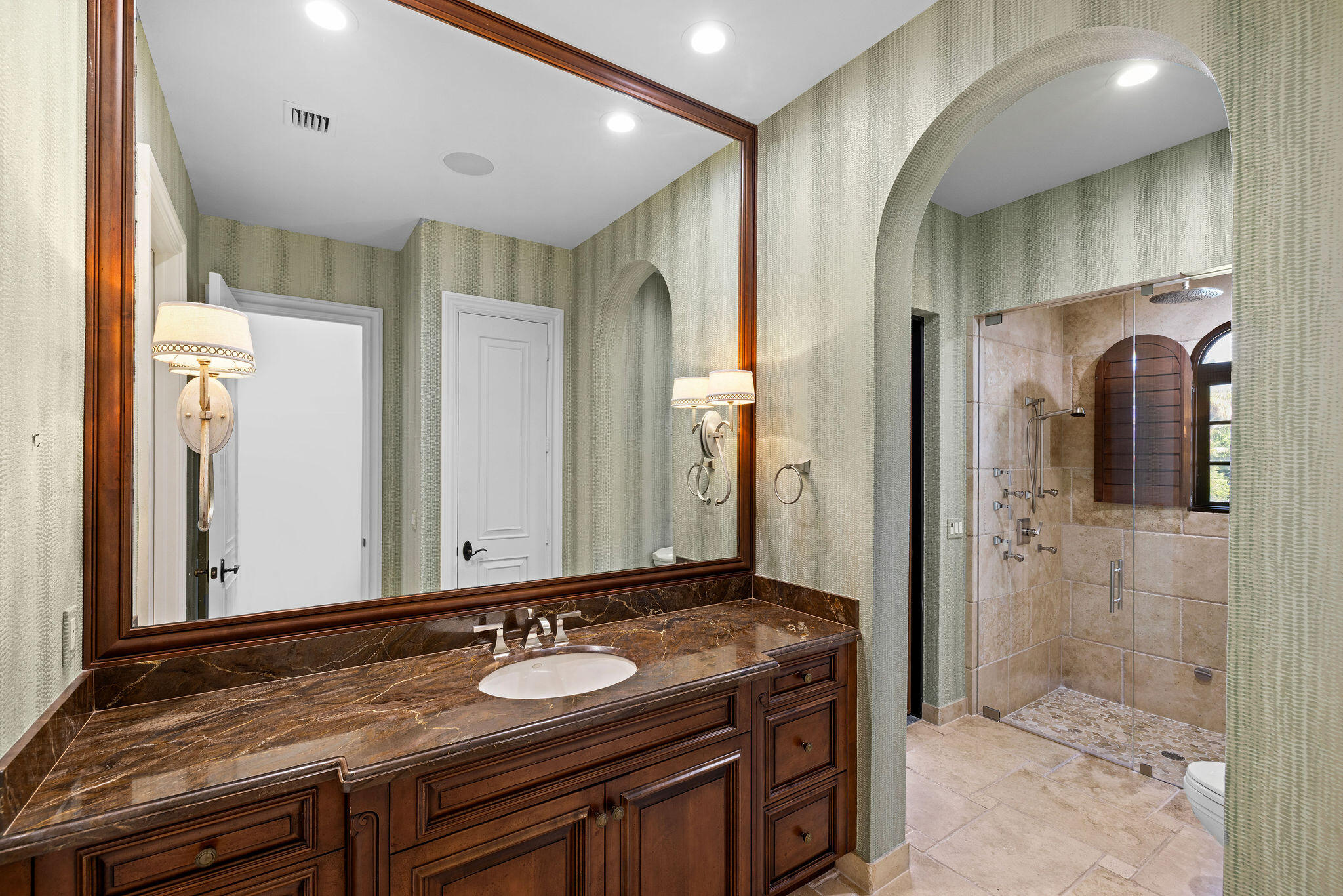 THE OAKS - Residential