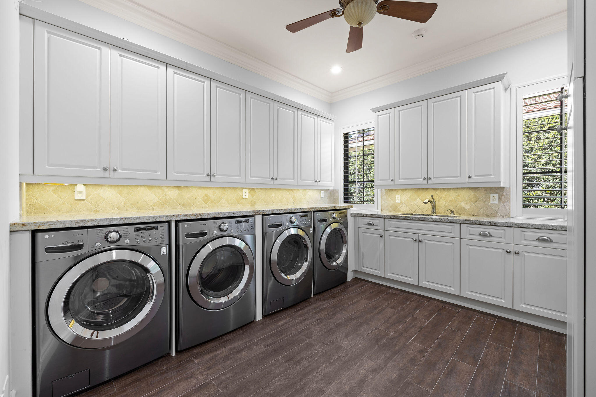 THE OAKS - Residential