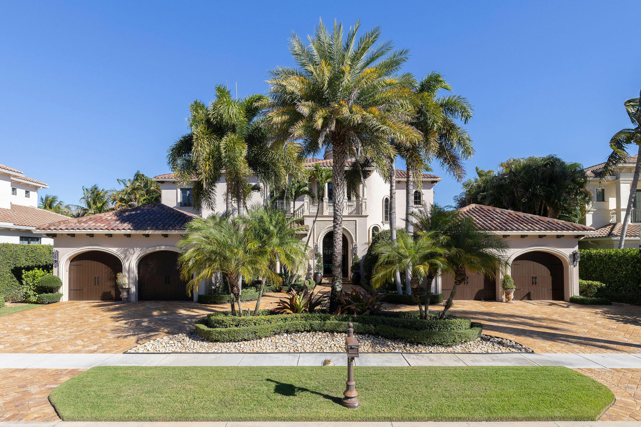 THE OAKS - Residential