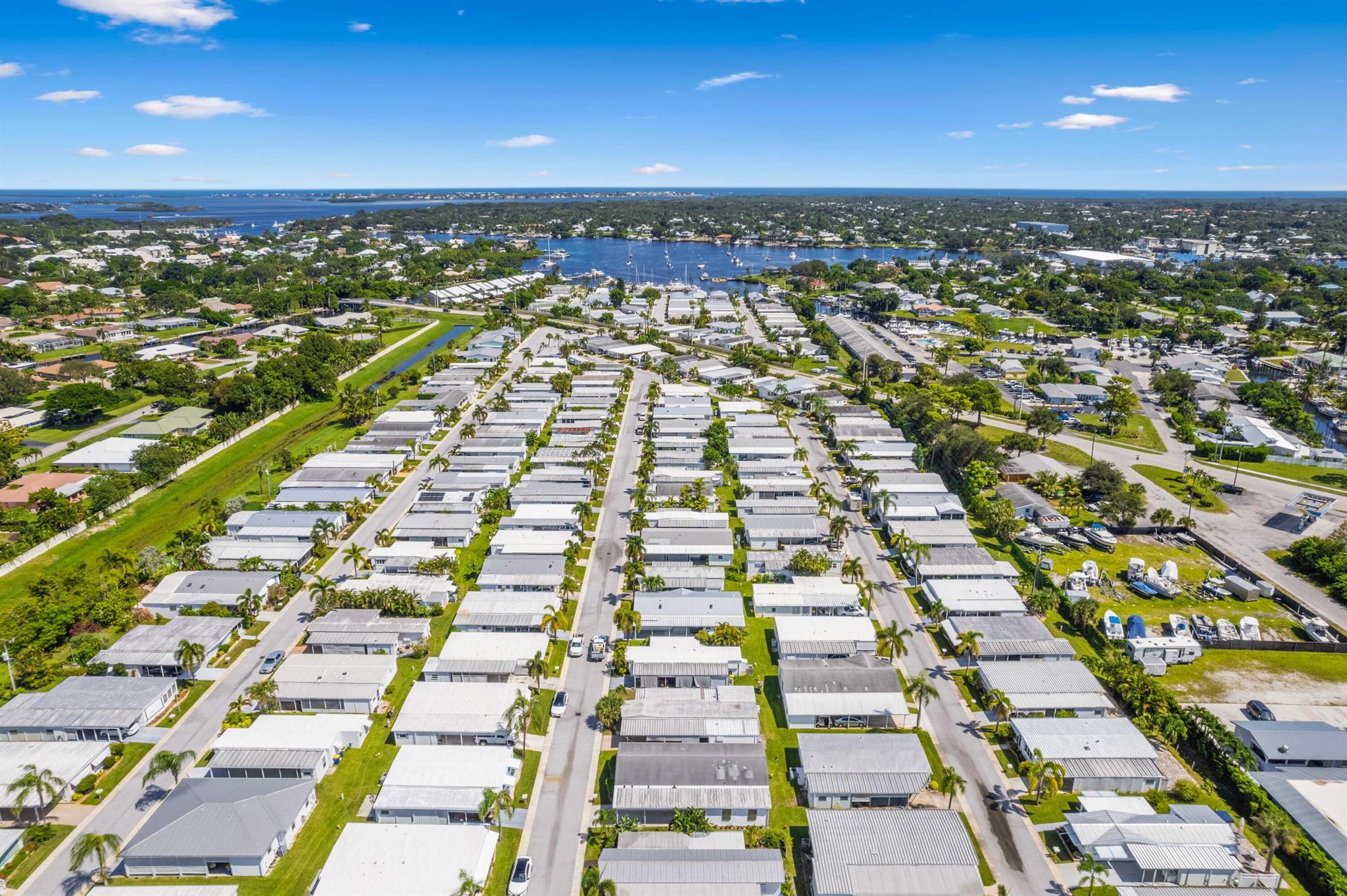 4300 SE Saint Lucie Boulevard 202, Stuart, FL, 34997/$275,000 2 4300 SE Saint Lucie Boulevard 202