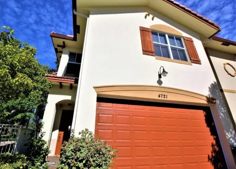 4721 N Prive Circle, Delray Beach, FL MLS: R11082601