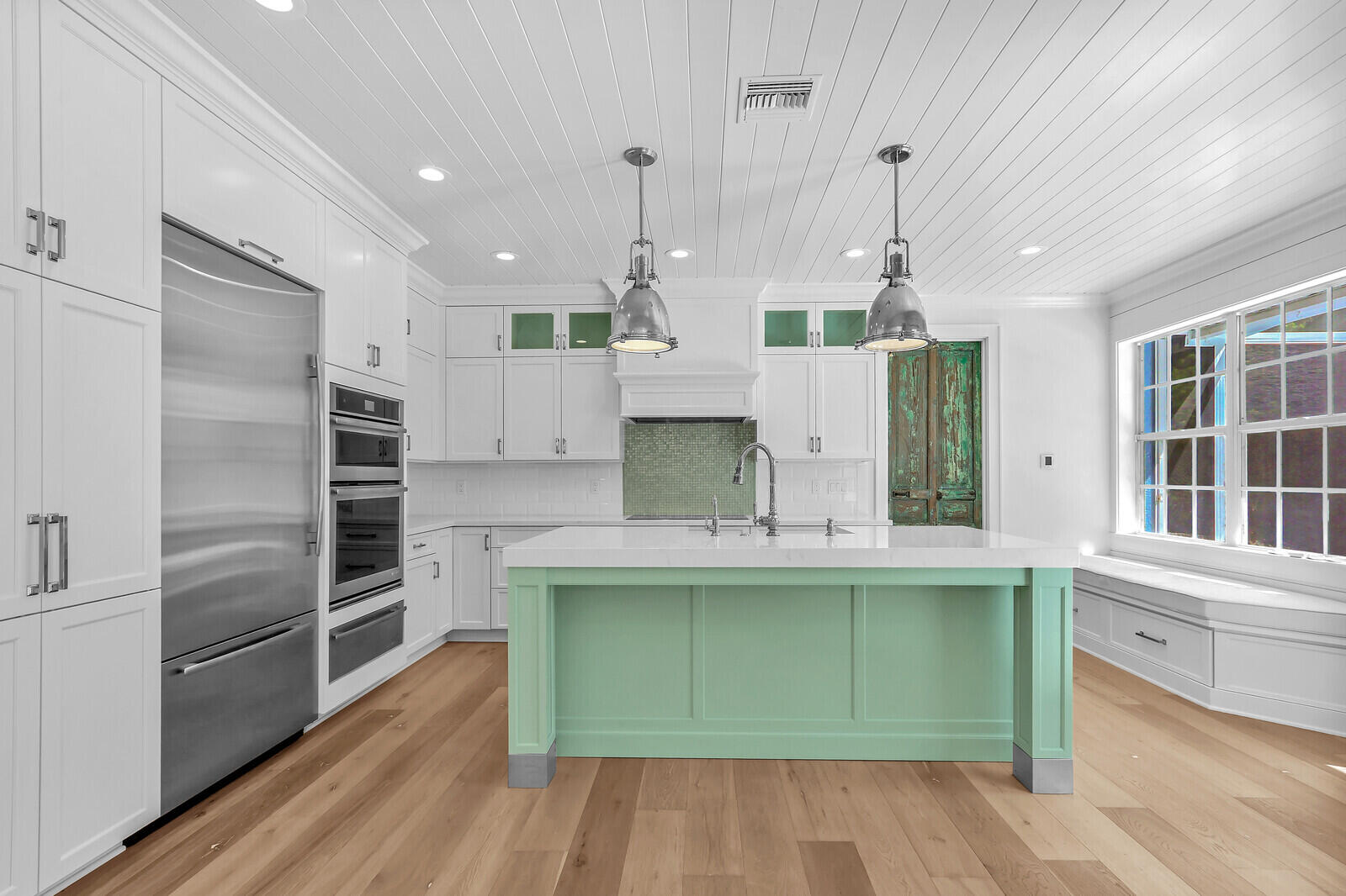 MID-RIVERS YACHT AND COUN - Residential