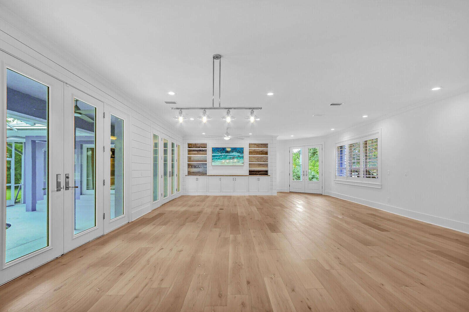 MID-RIVERS YACHT AND COUN - Residential
